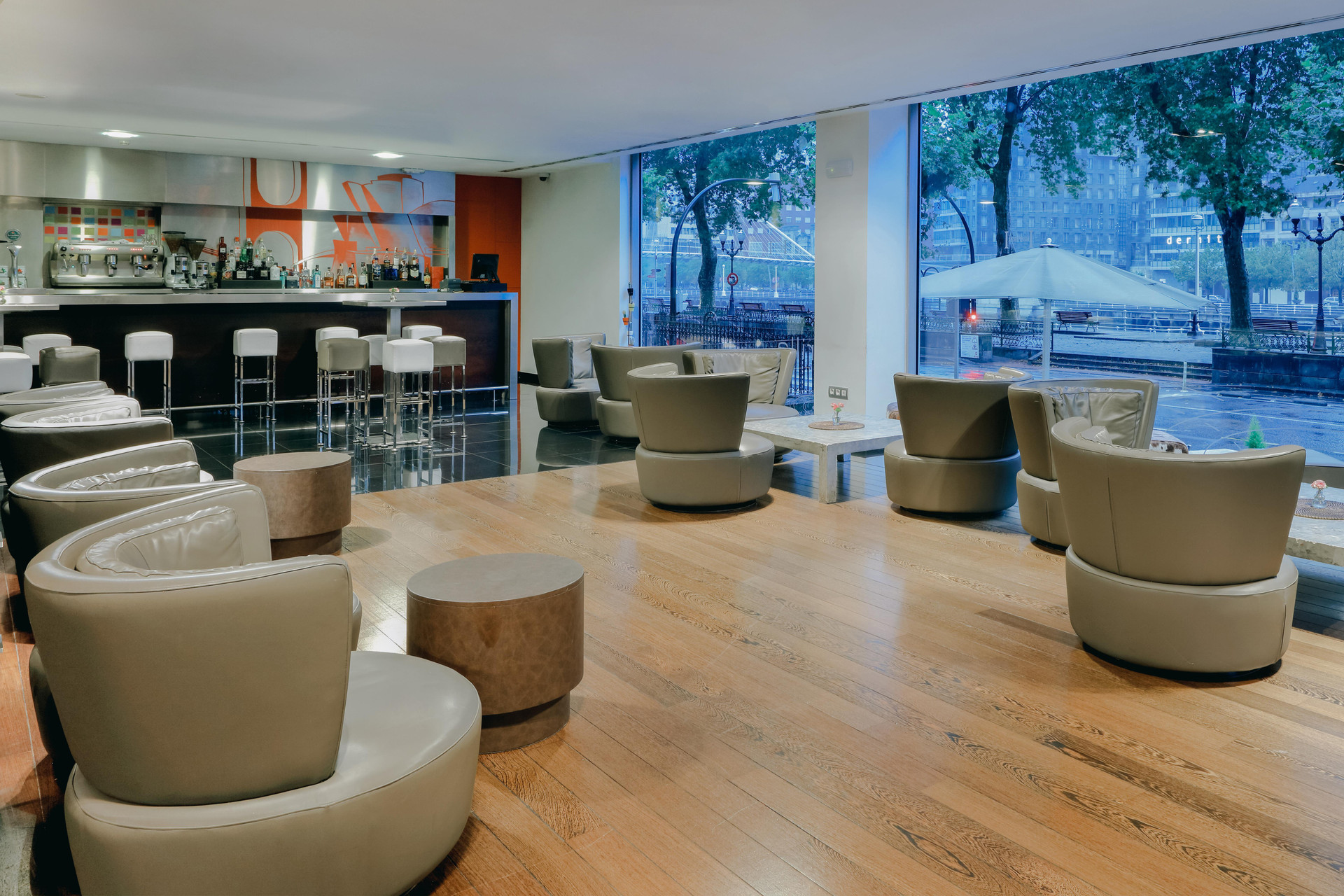 Bar/Salón Hesperia Bilbao