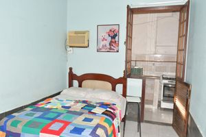 Alquiler Temporario - Casa com Quarto Duplo com Banheiro Privativo
