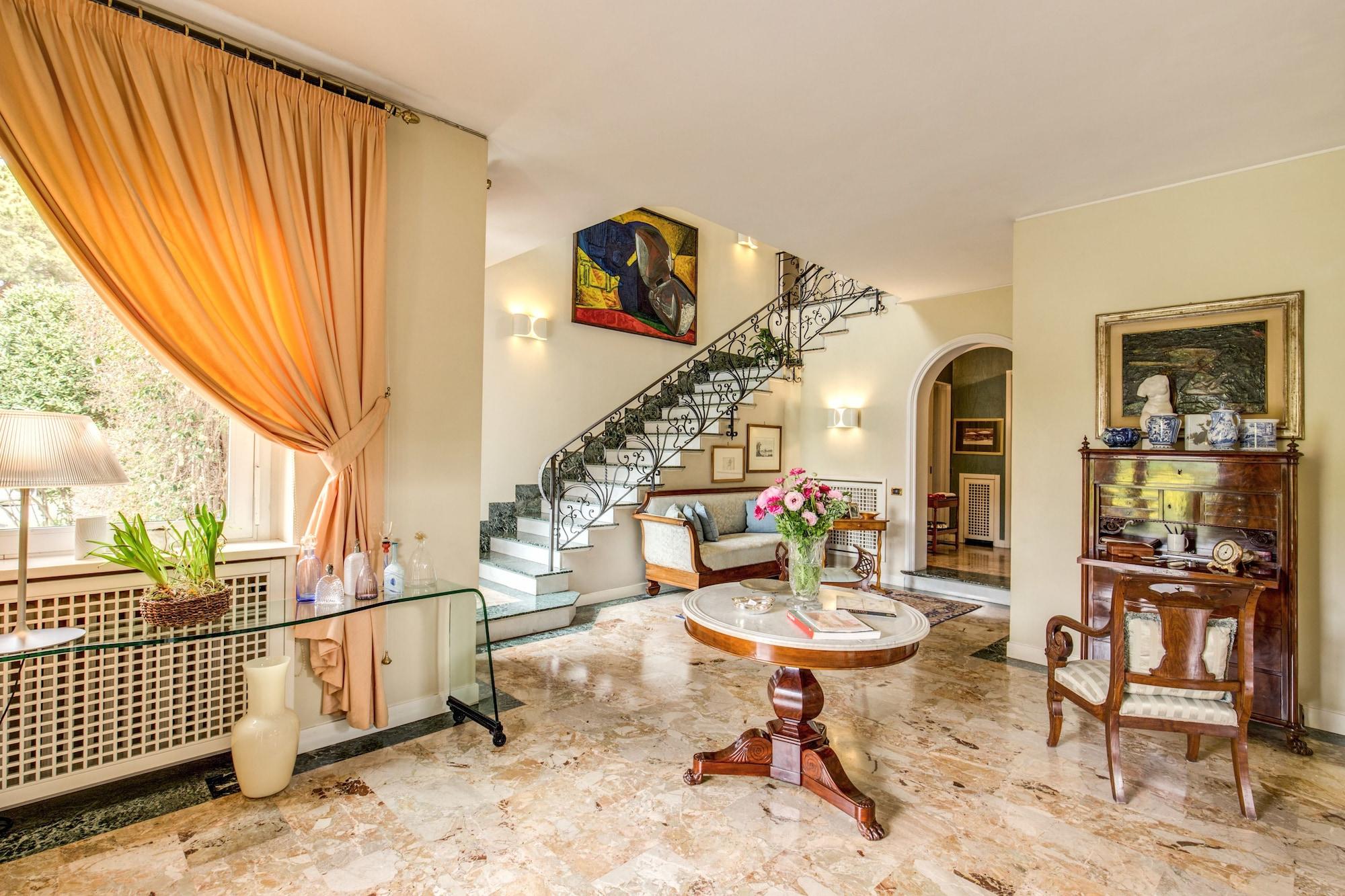 Vista Lobby La Gaura Guest House