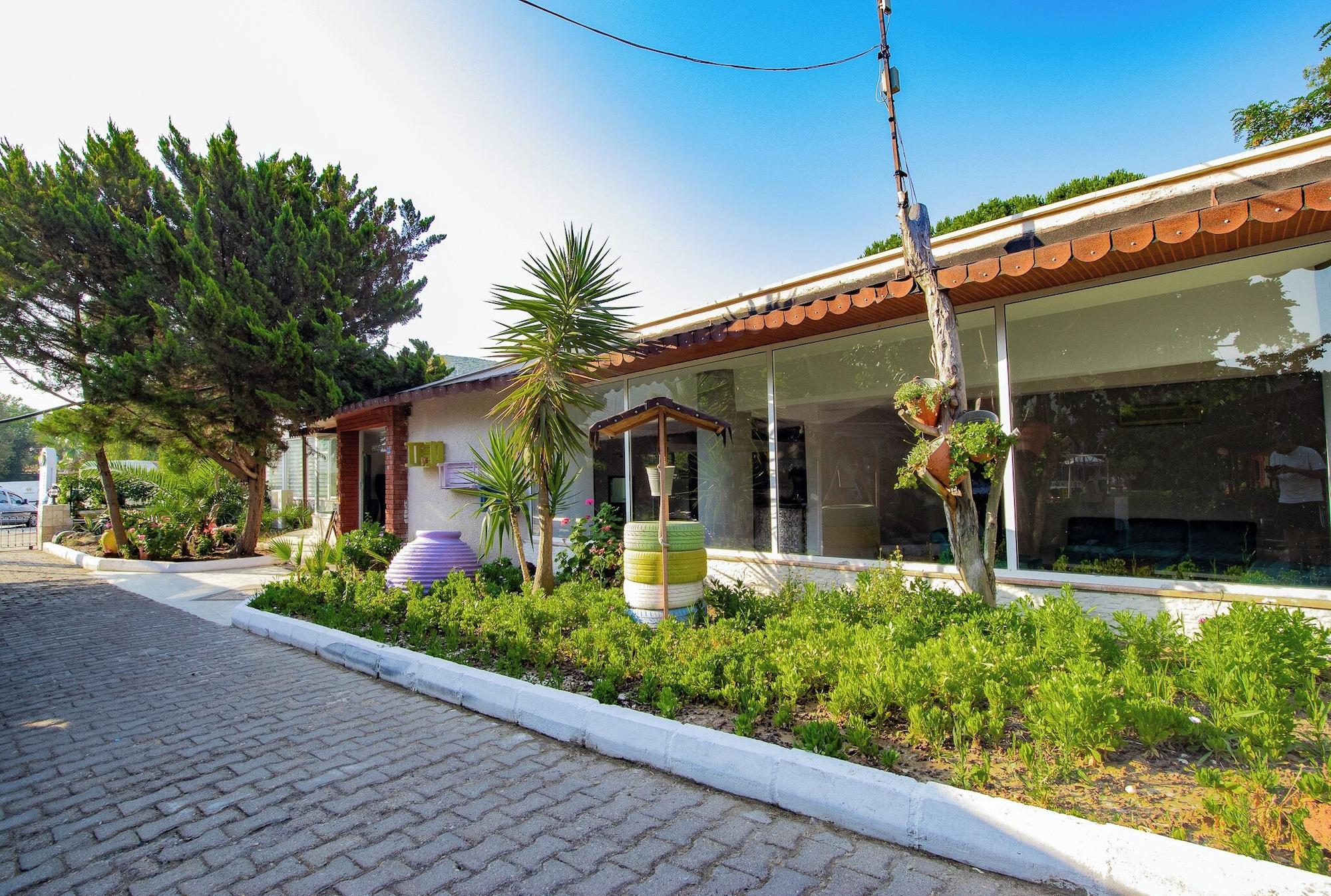 Vista Lobby Pigale Beach Resort