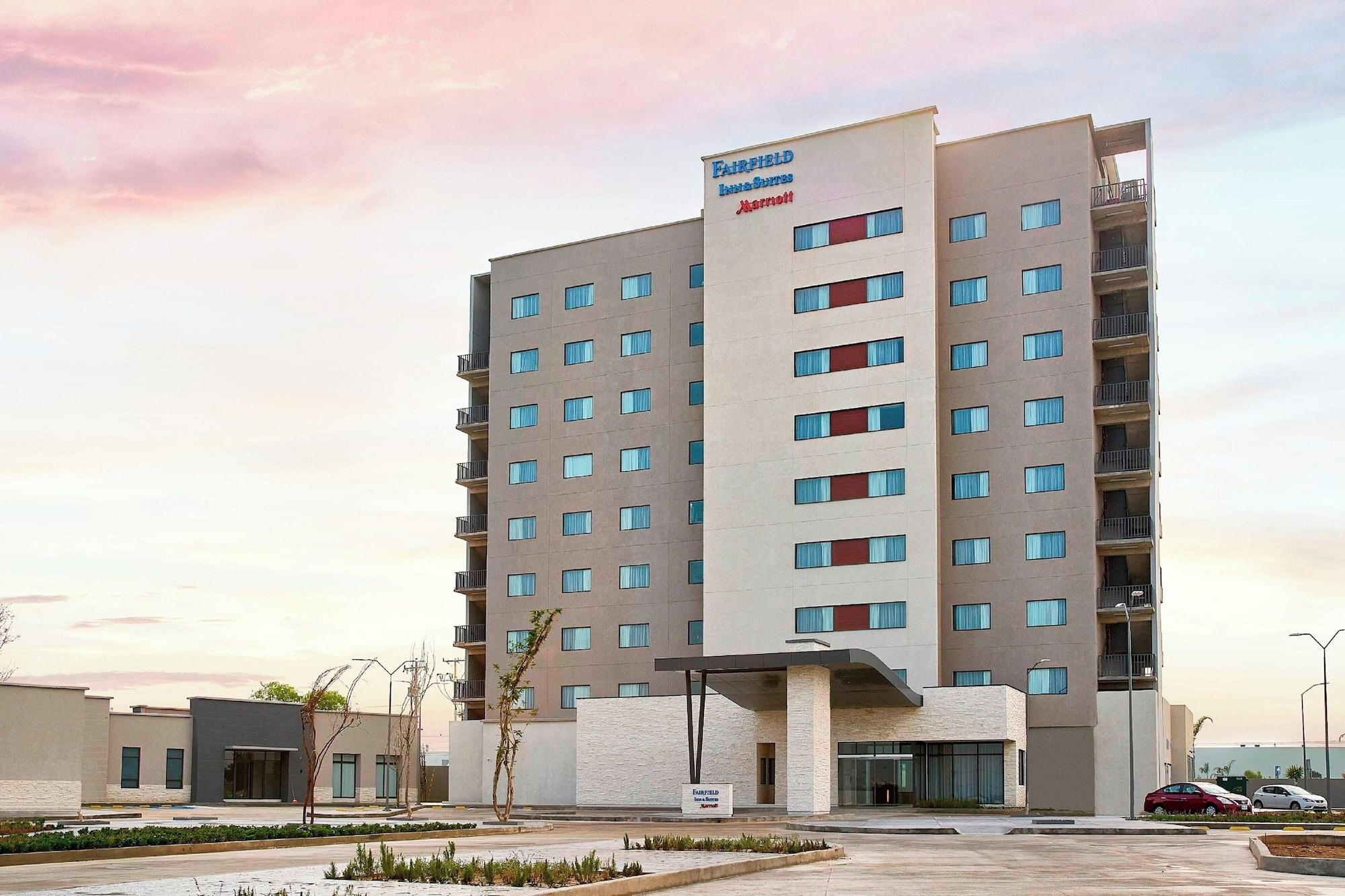 Vista Exterior Fairfield Inn & Suites Aguascalientes
