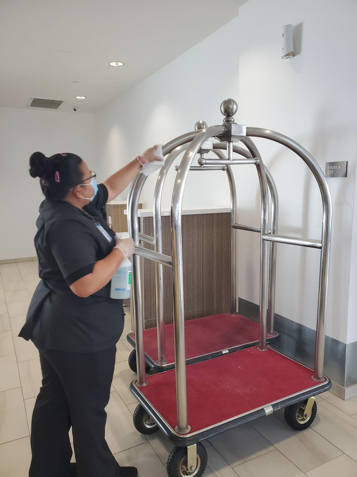 Vista Lobby Wyndham Anaheim