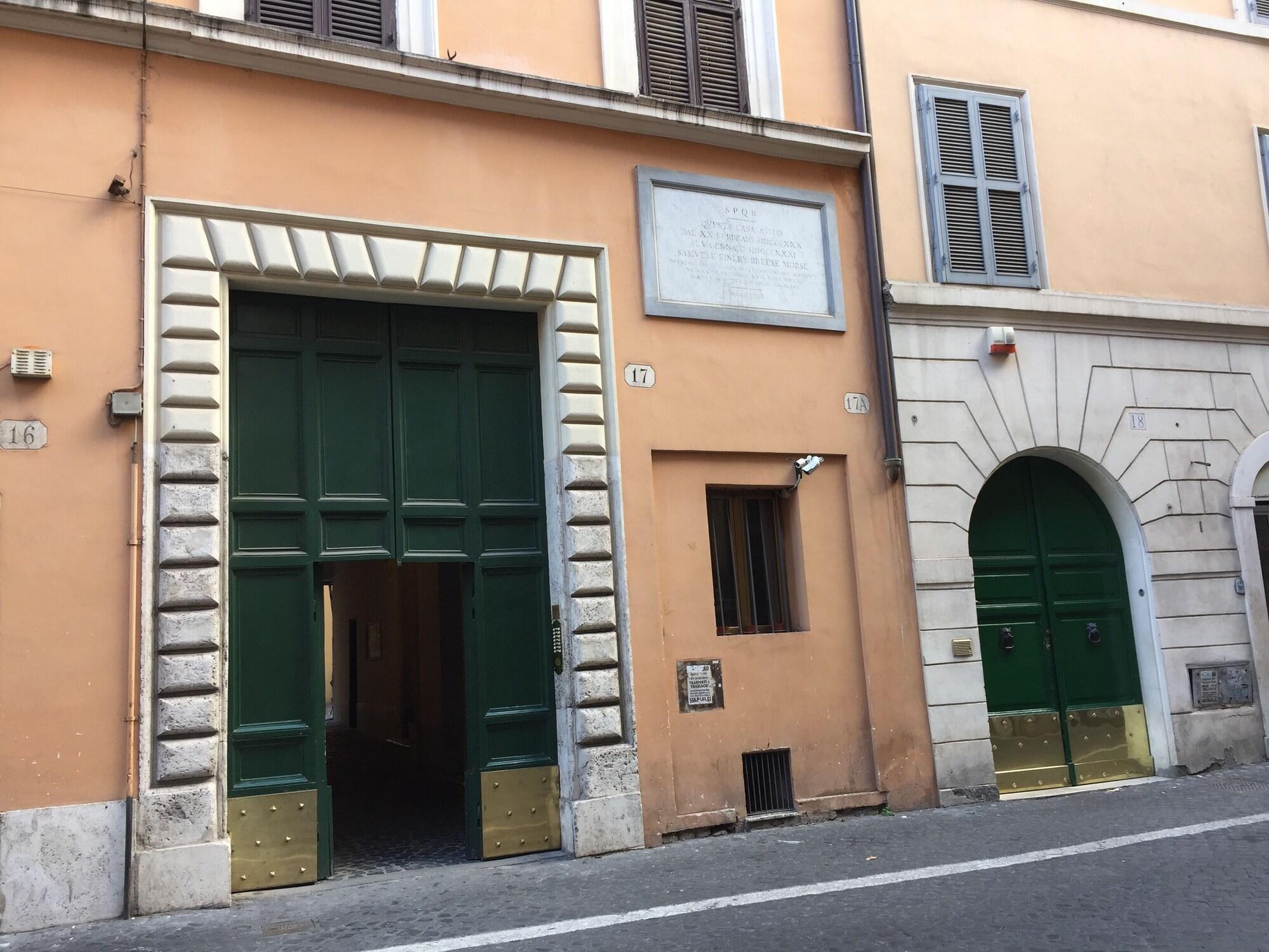 Vista Exterior Domus Capilupi