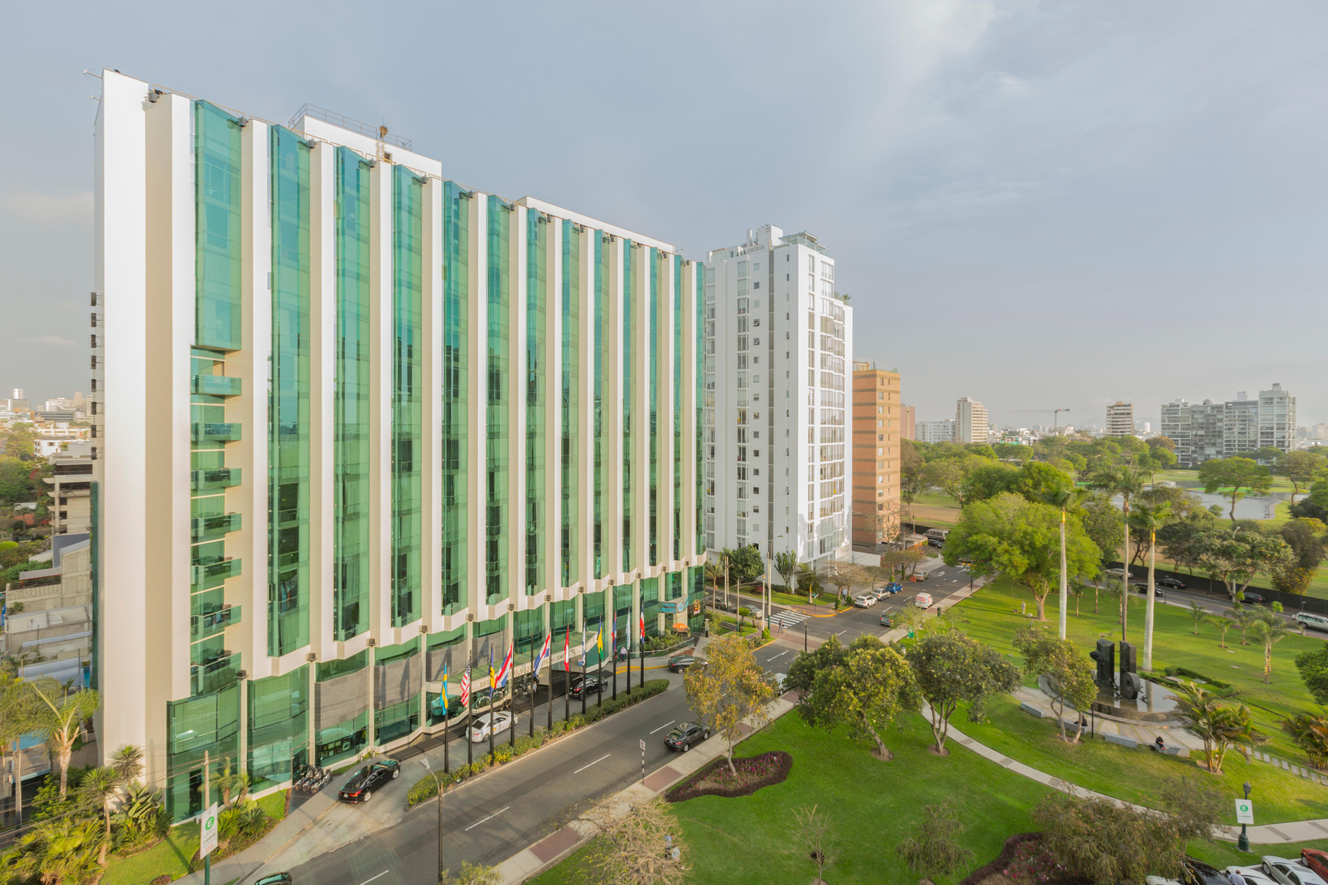 Vista Exterior Delfines Hotel & Convention Center