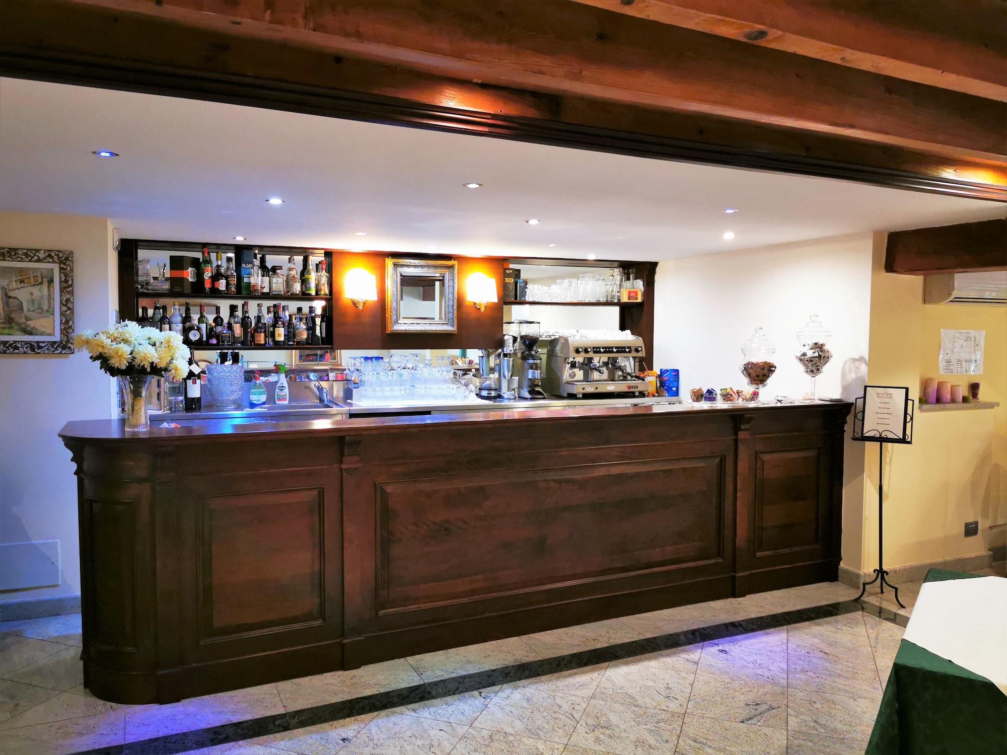 Bar/Salón Hotel Hieracon