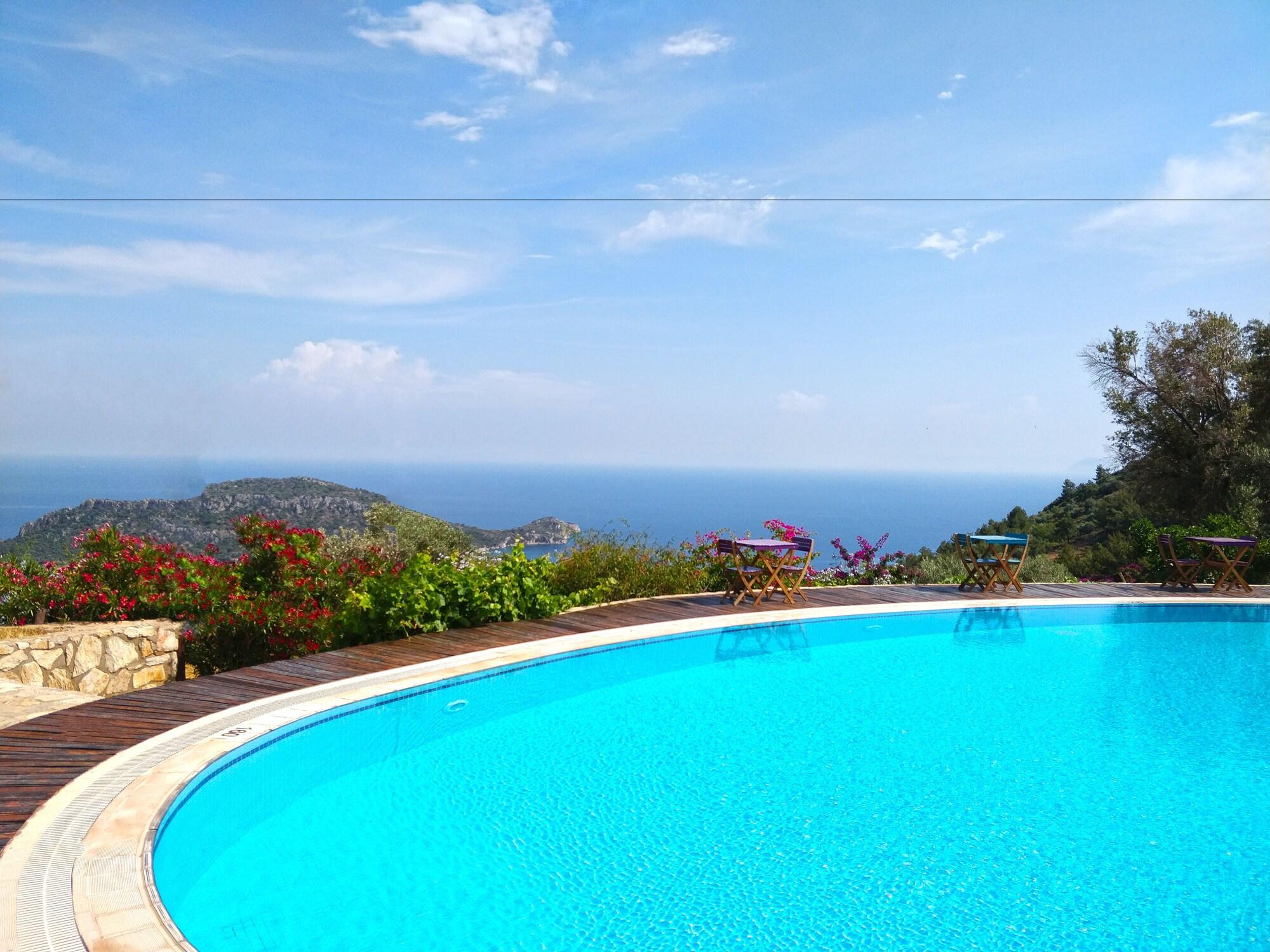 Varios Zephyros Hotel