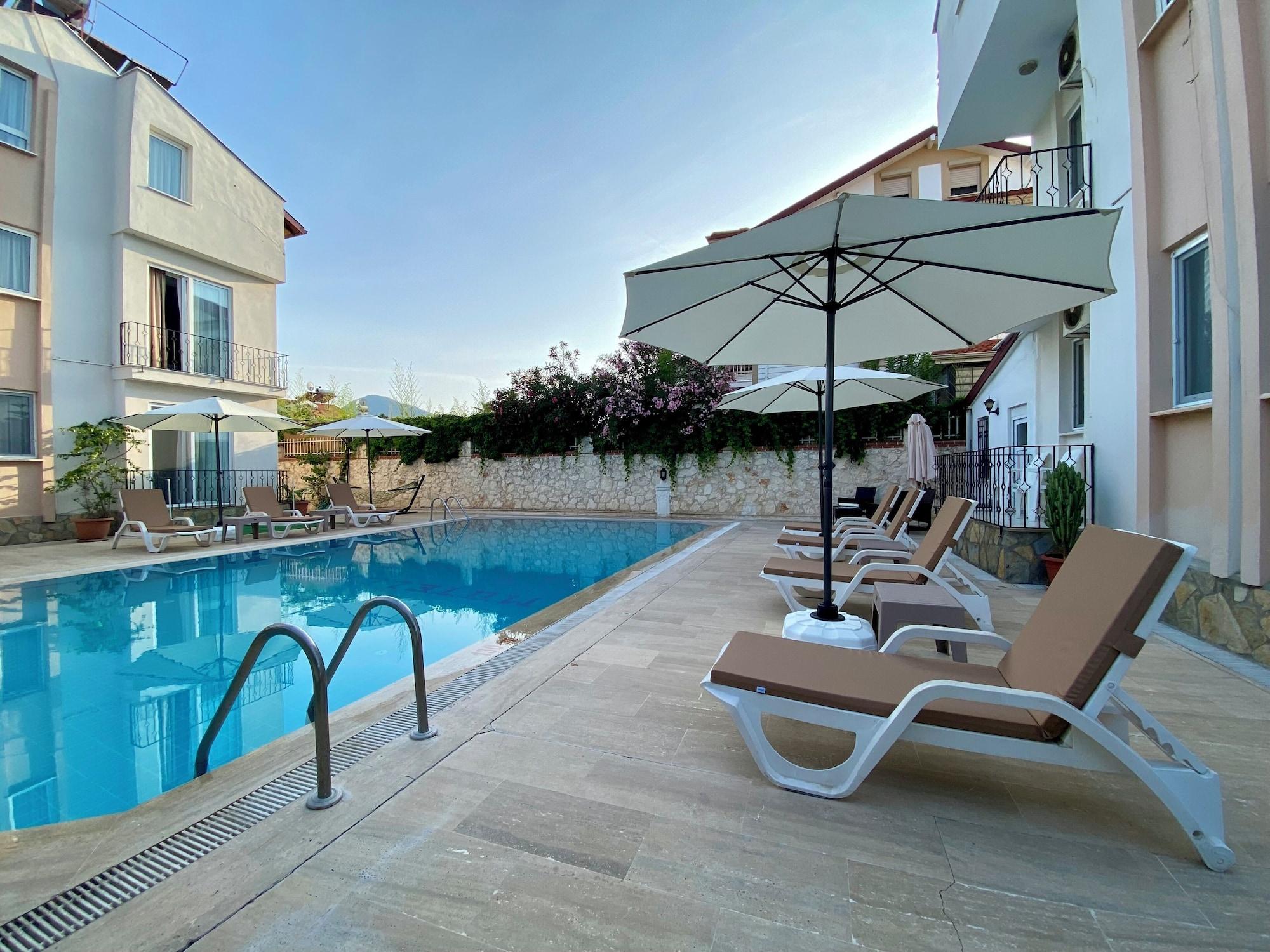 Vista Piscina Cam Hotel
