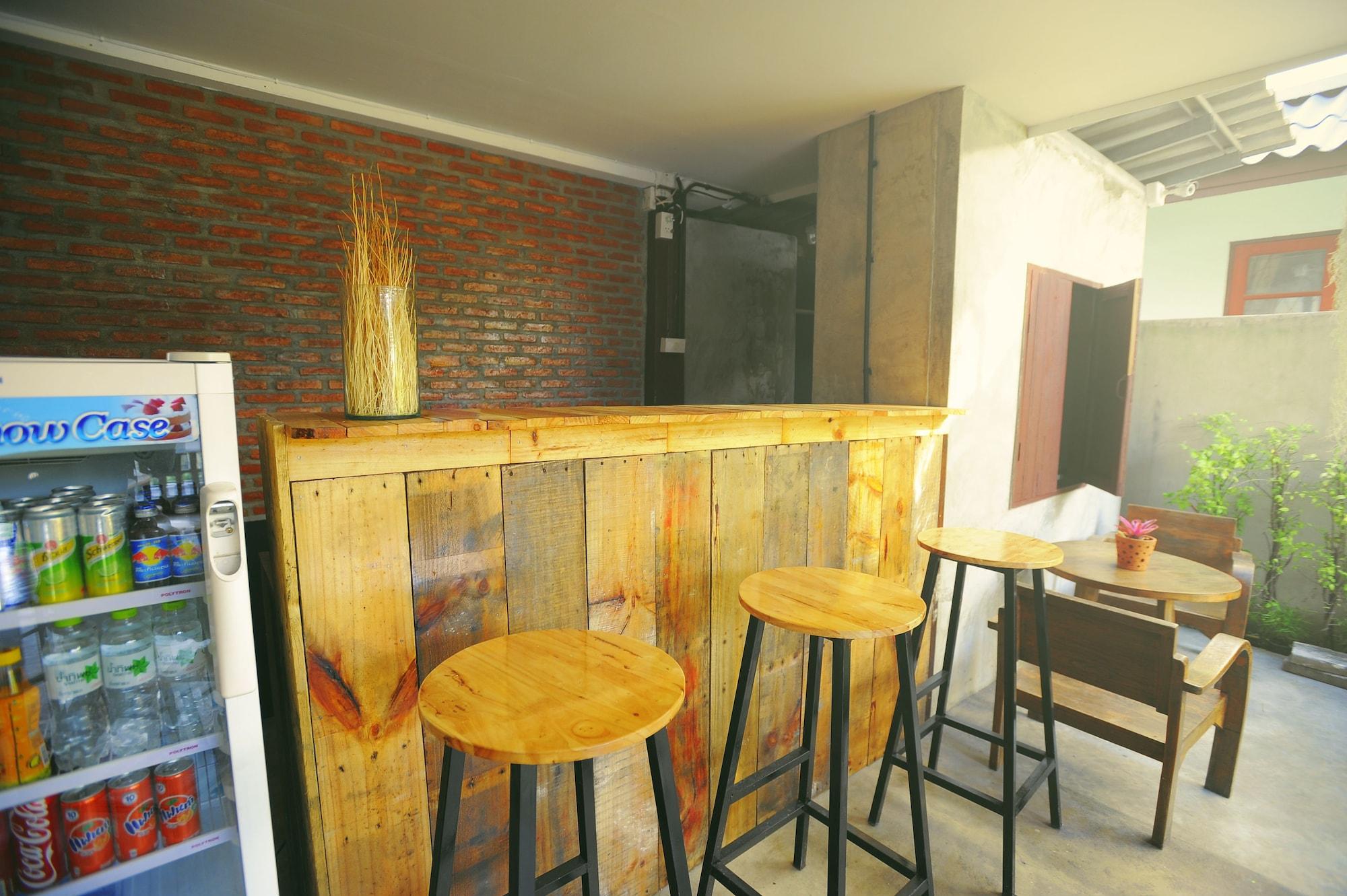 Bar/Salón Manon Hostel