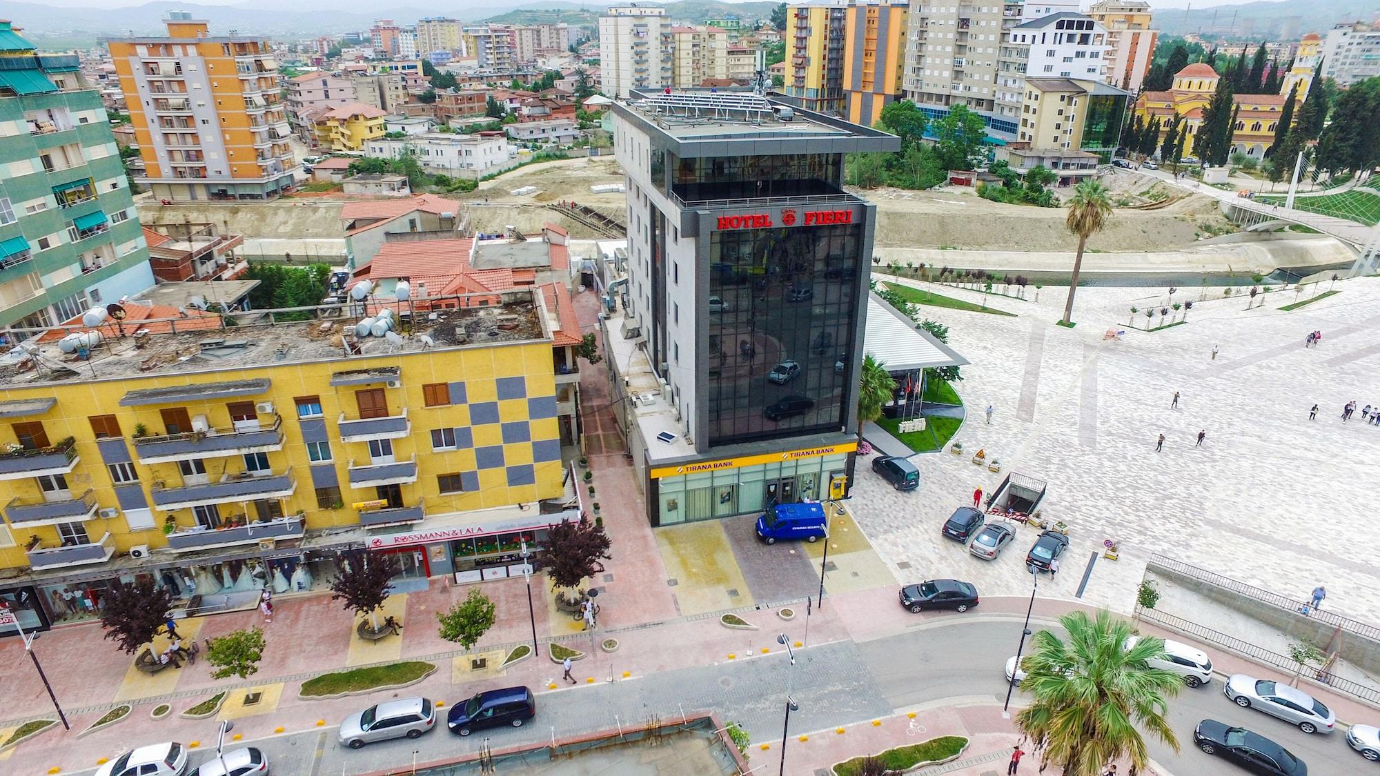 Vista Exterior Hotel Fieri