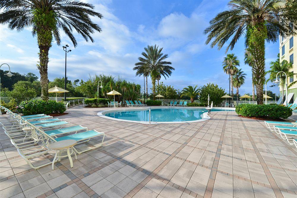 Hotel Comfort Suites Maingate East