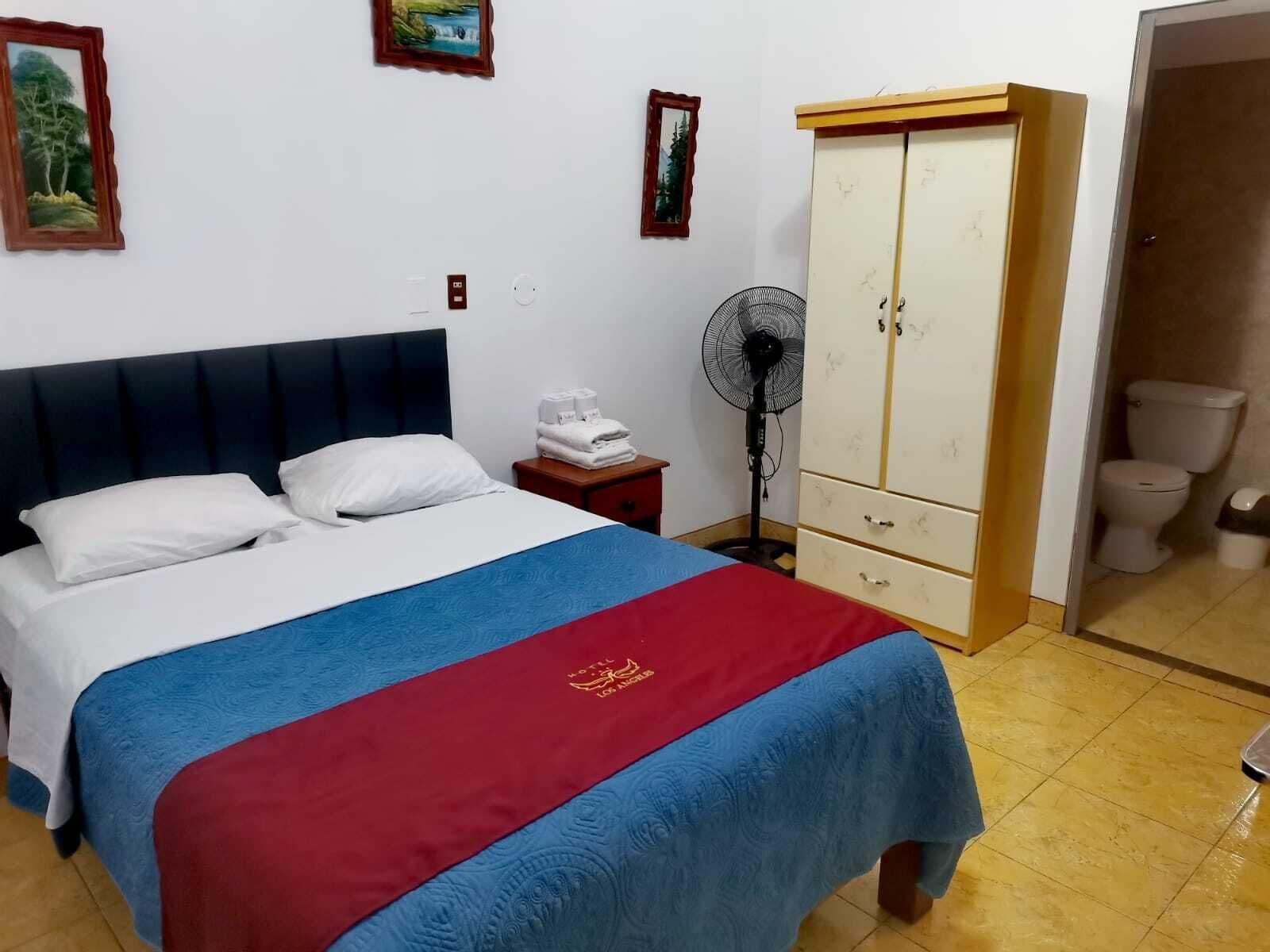 Habitación HOTEL LOS ANGELES