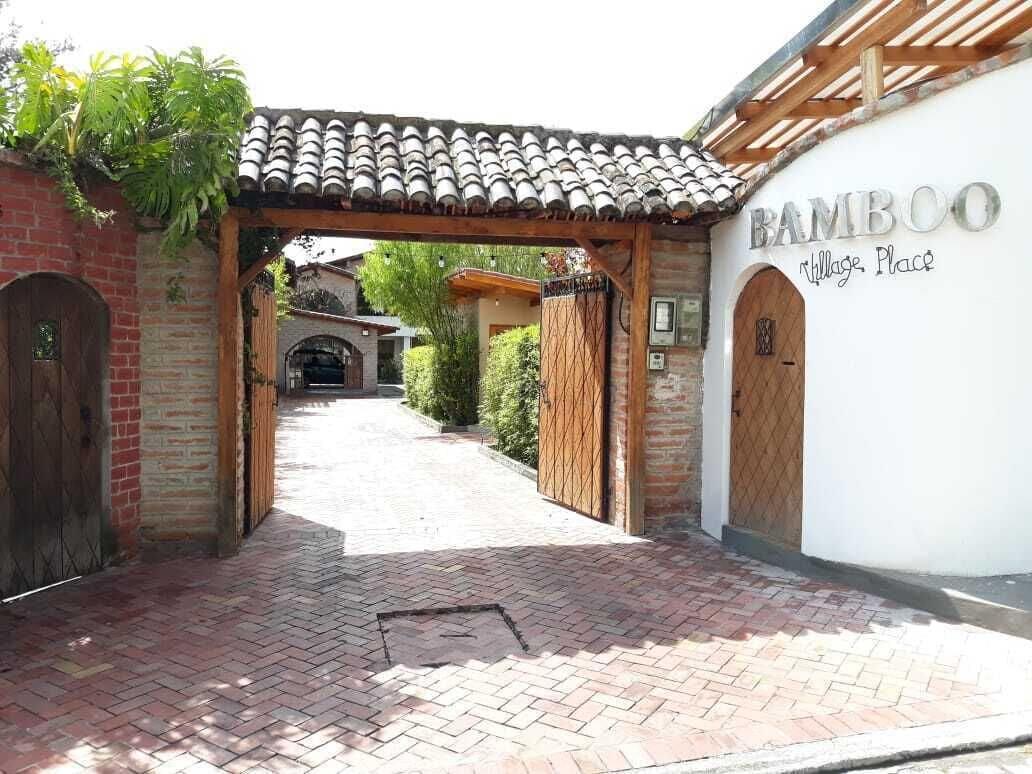 Vista Exterior Bamboo Village Place