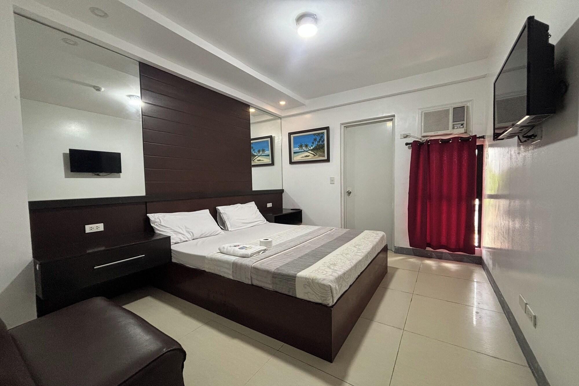 Varios Yellowbell Hotel