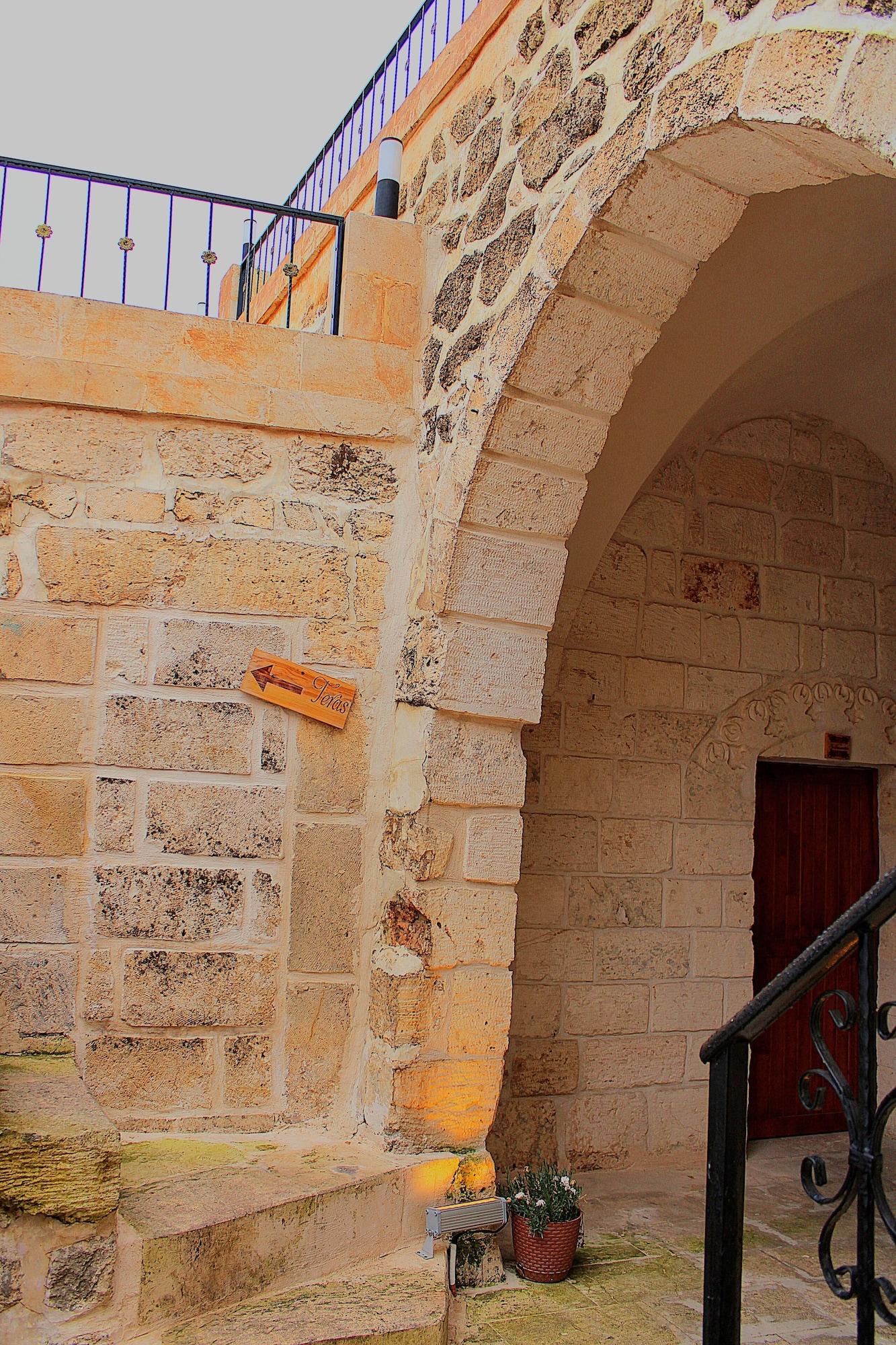 Vista Exterior Mons Masius Hotel