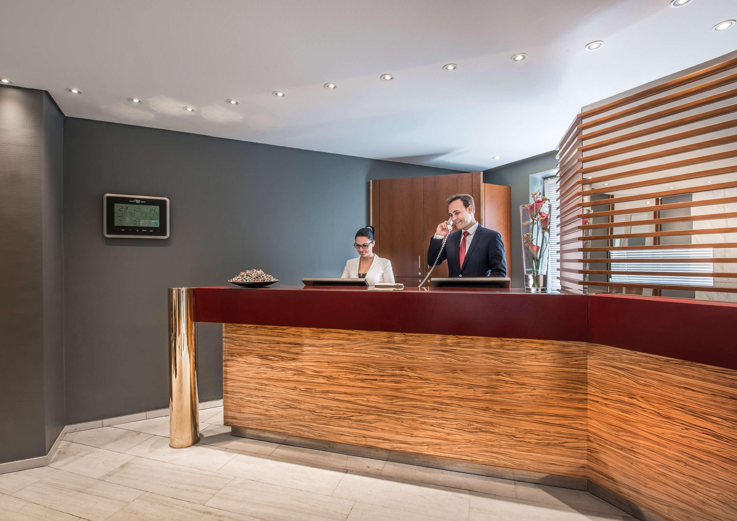 Vista Lobby Best Western Raphael Hotel Altona