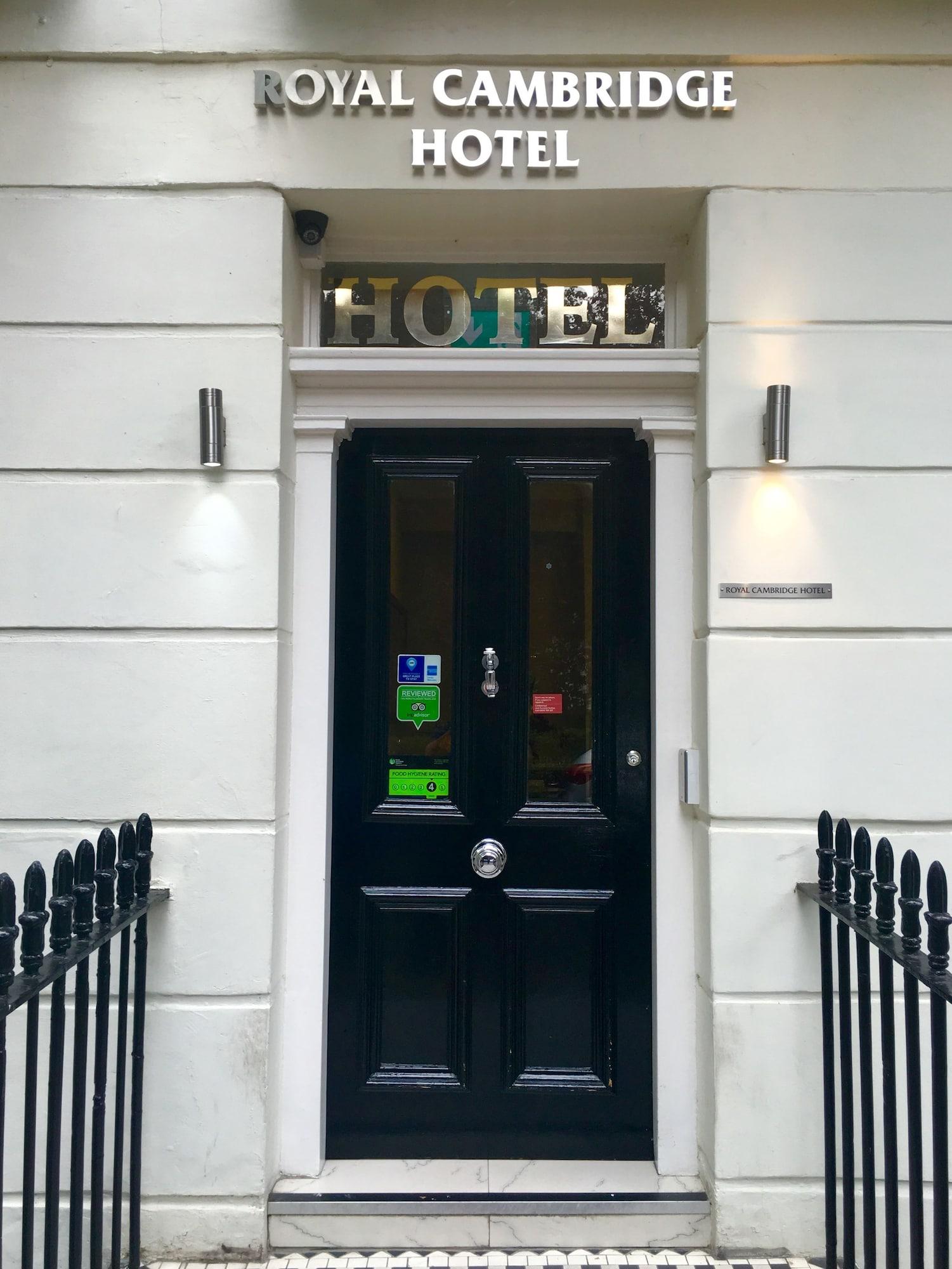 Comodidades del Alojamiento Royal Cambridge Hotel