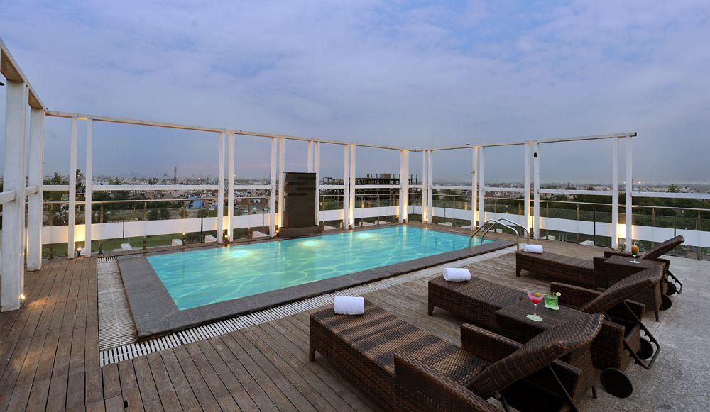 Vista Piscina Leisure Inn West Gurgaon