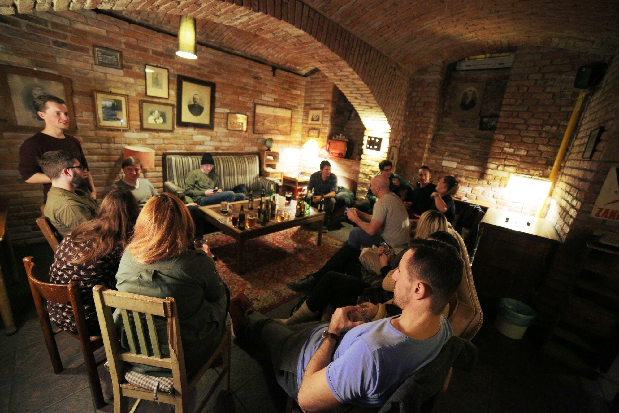 Bar/Salón Sir Toby's