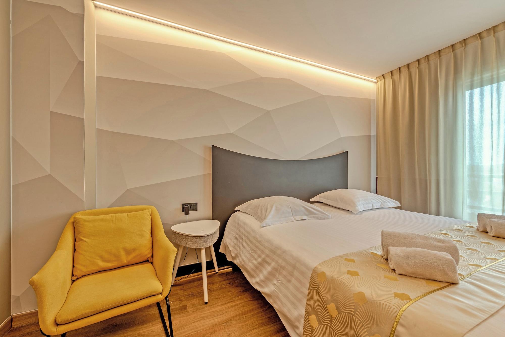 Habitación Logis Hotel Center