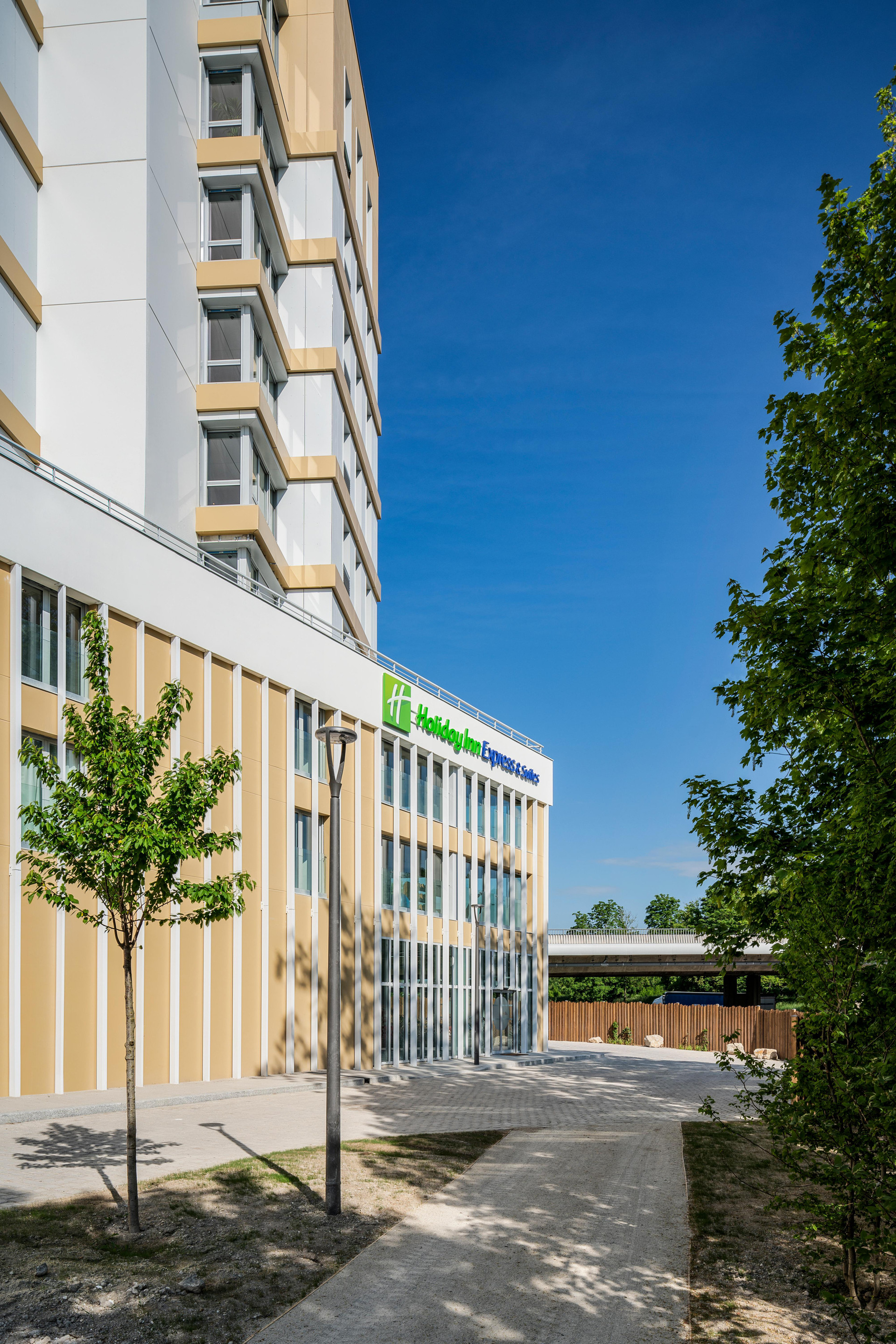 Vista Exterior Holiday Inn Express & Suites Reims Rives De Vesle