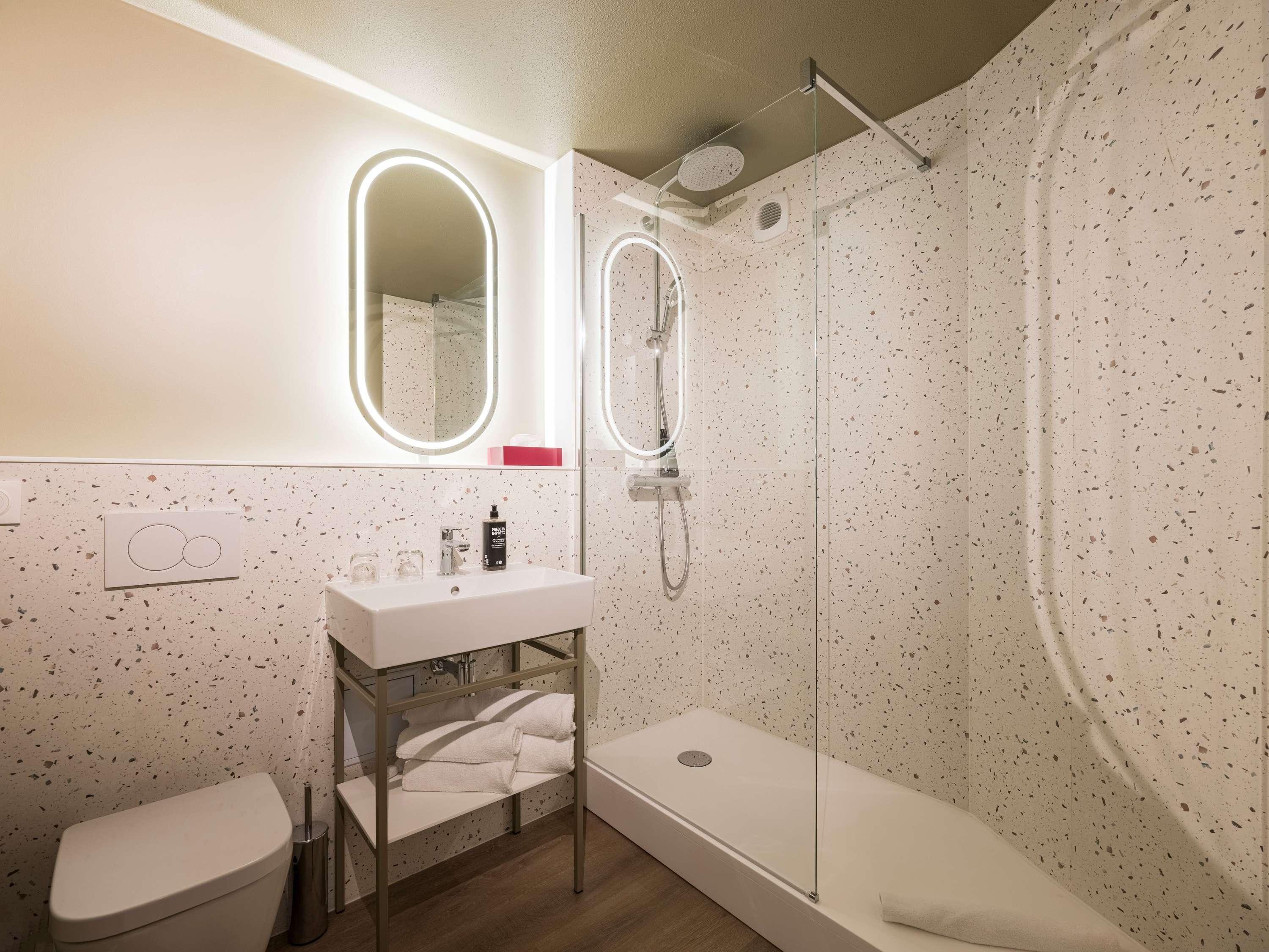 Vista Exterior ibis Styles Annecy Le Vieux