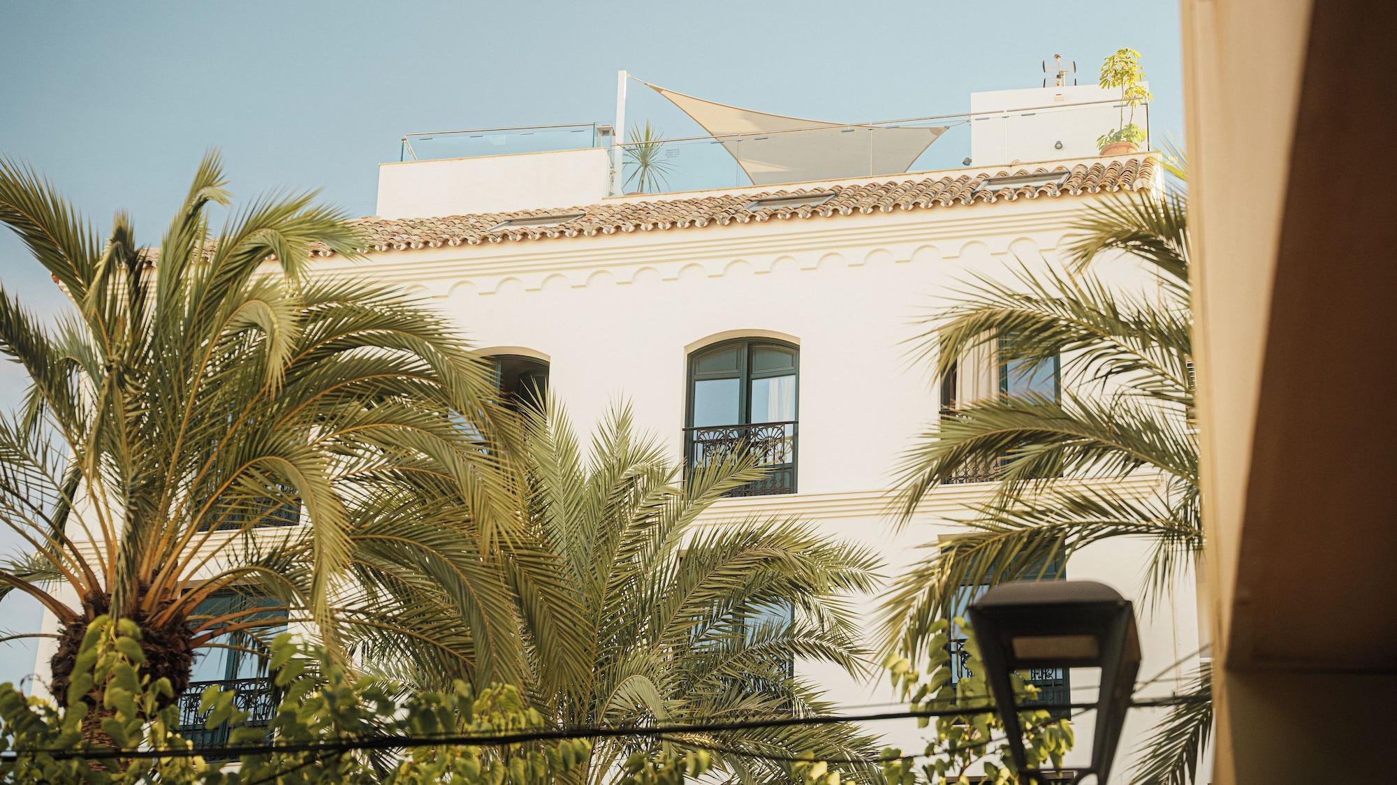 Vista Exterior Hotel Estepona Plaza