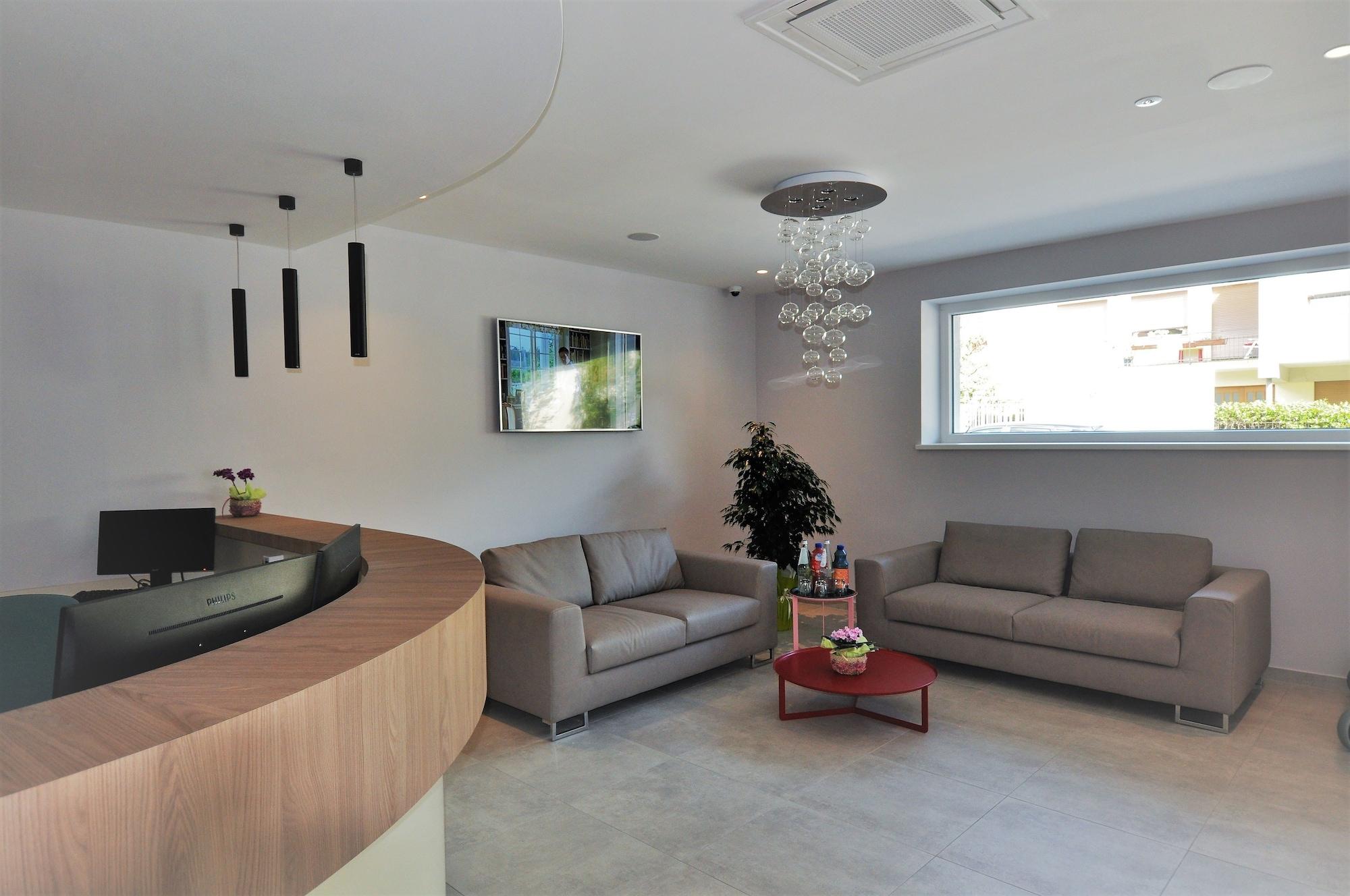 Vista Lobby Garda Life