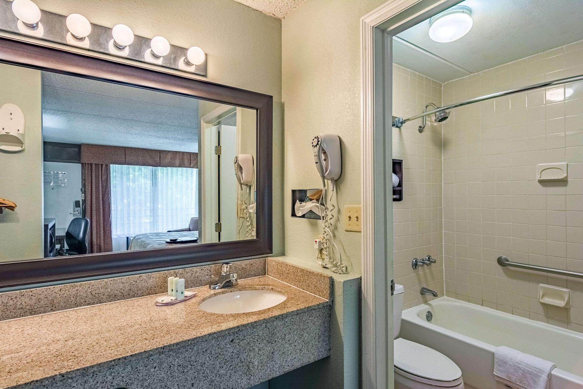 Equipamiento de Habitación Quality Inn Columbus near Fort Benning