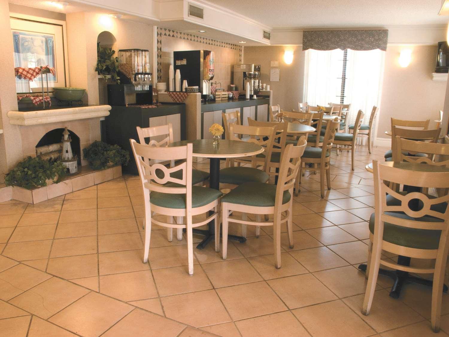 Restaurant La Quinta Inn Austin South / Interstate Highway 35