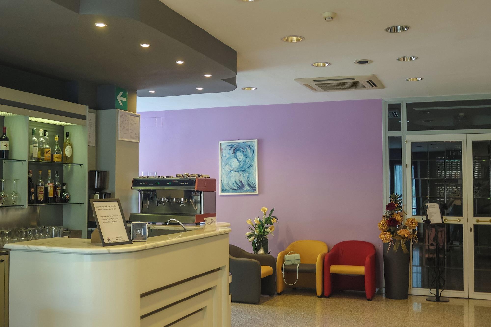 Bar/Salón Lory