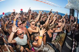 Actividad - Ibiza Sunset Experience - Fiesta Crucero al Atardecer desde el puerto de San Antonio