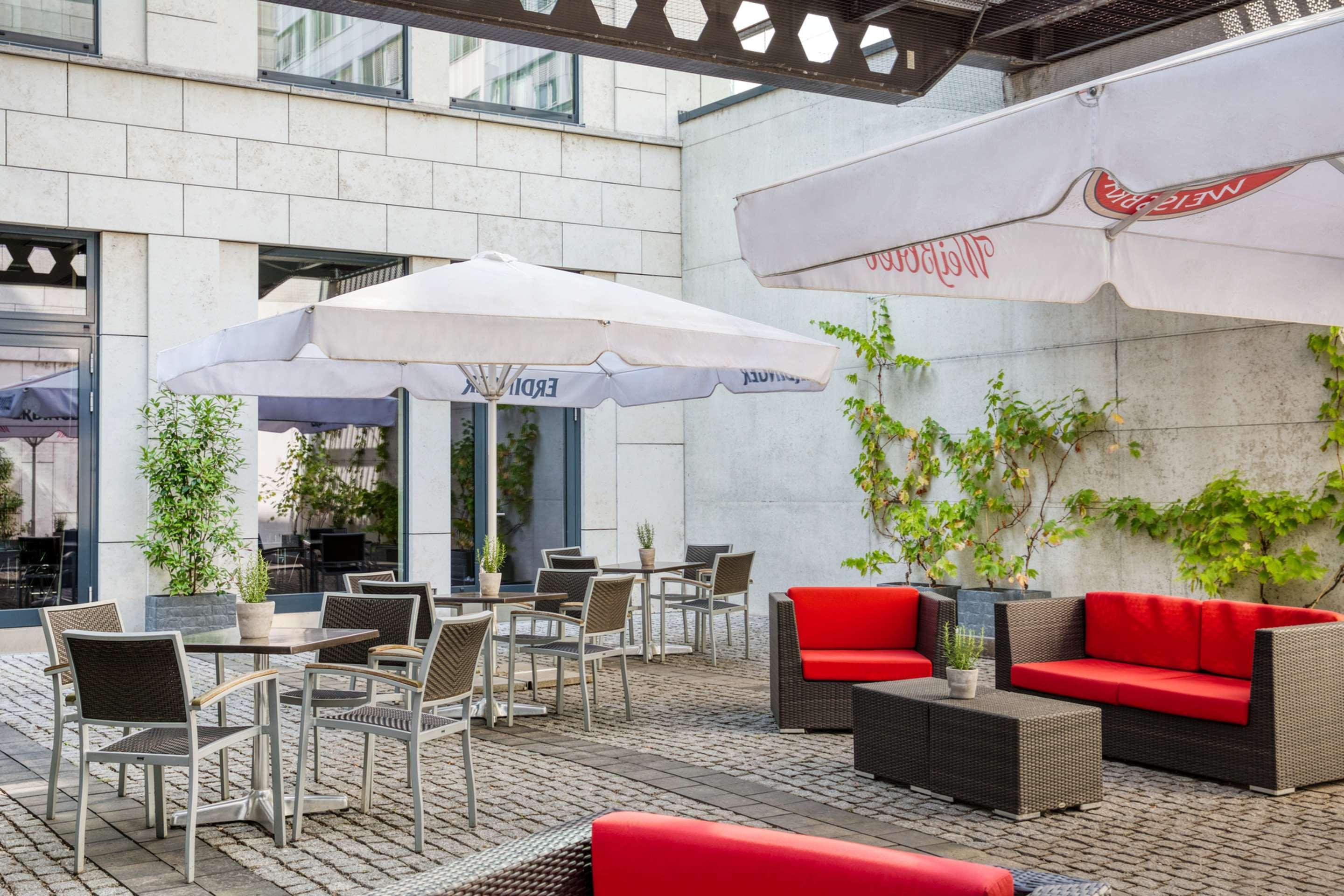 Vista Exterior IntercityHotel Dresden