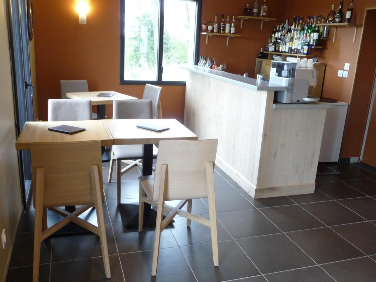 Bar/Salón Logis Hôtel Imago