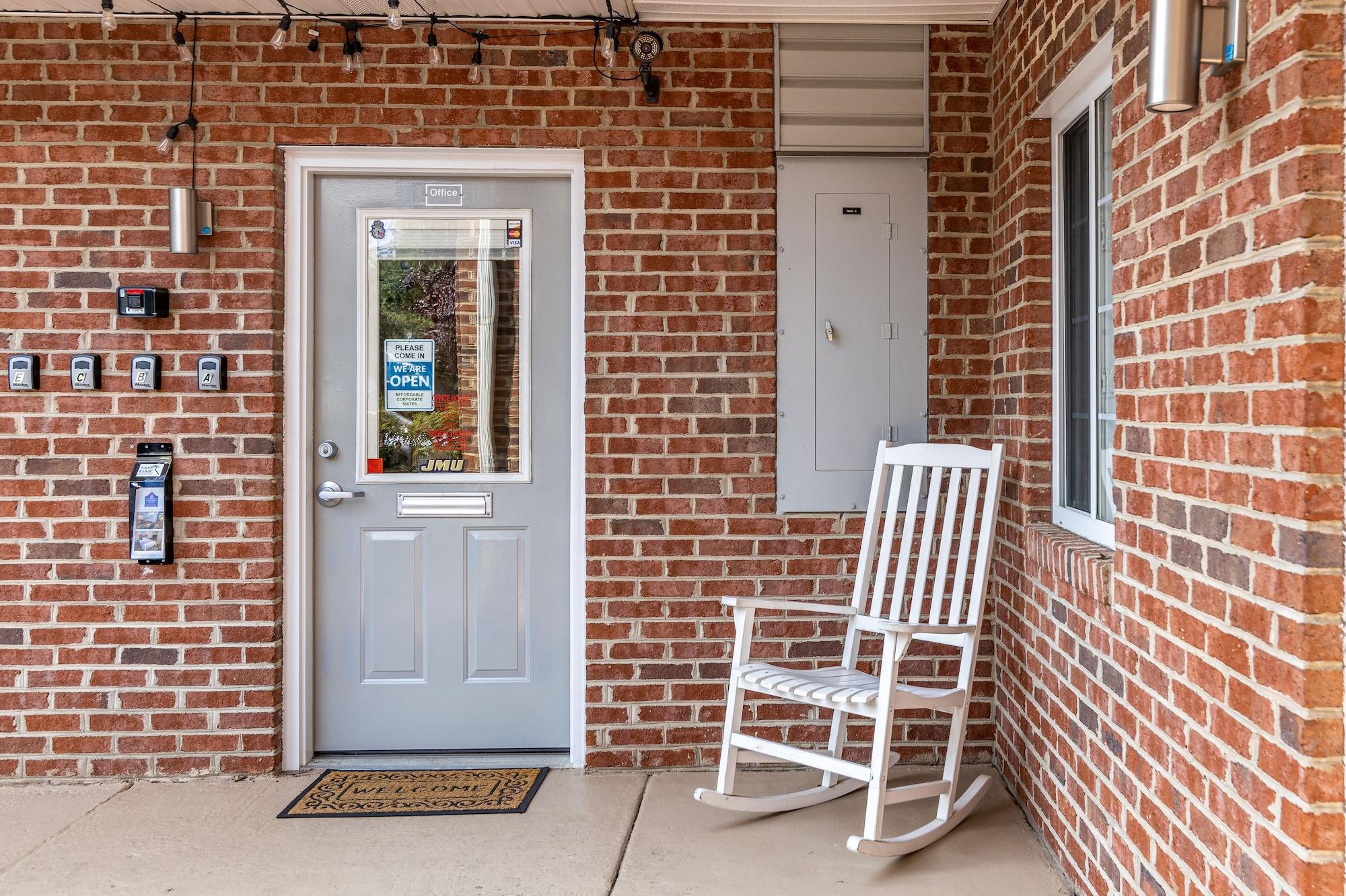 Vista Lobby Affordable Suites of America Harrisonburg