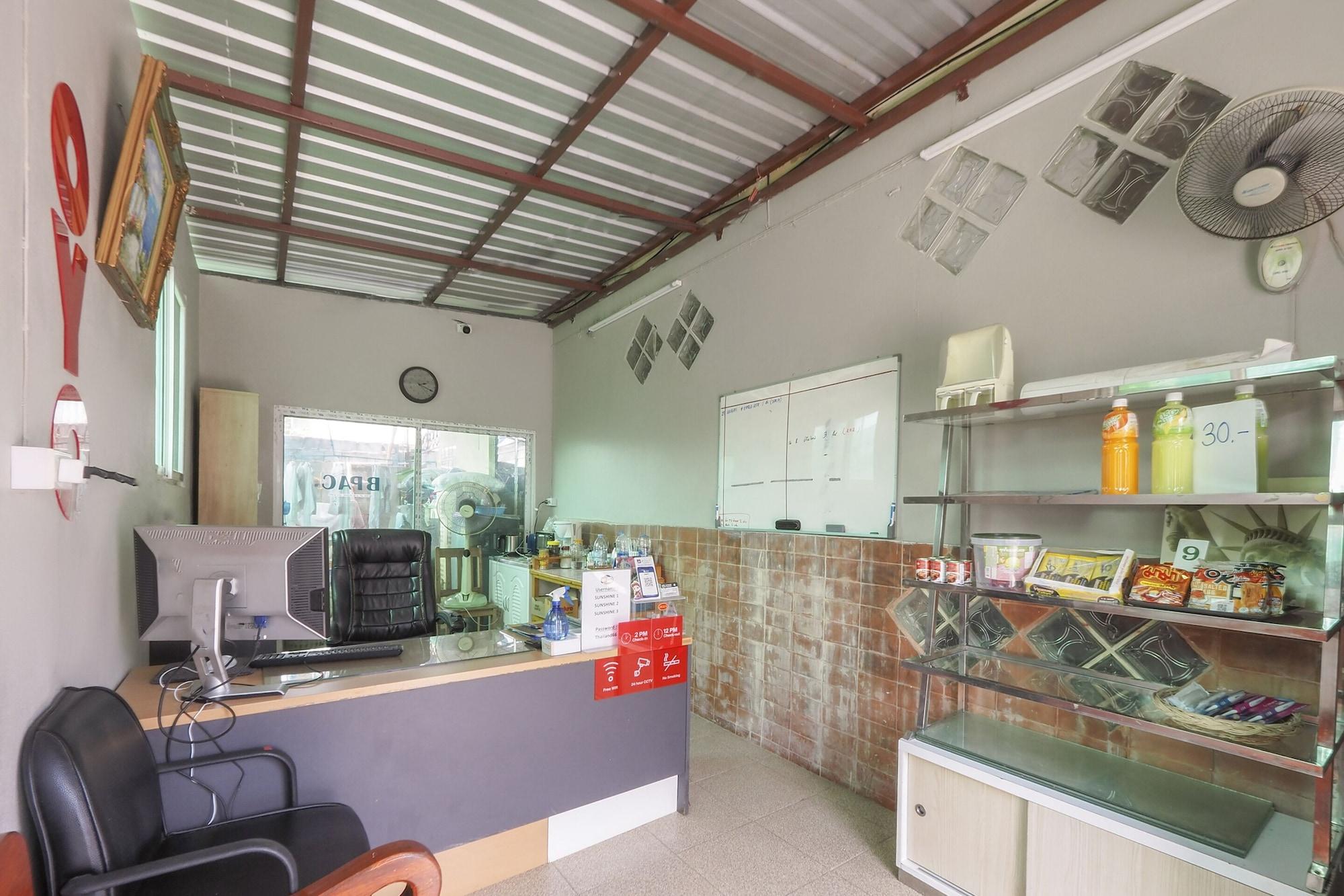 Vista Lobby OYO 471 Sunshine Apartment