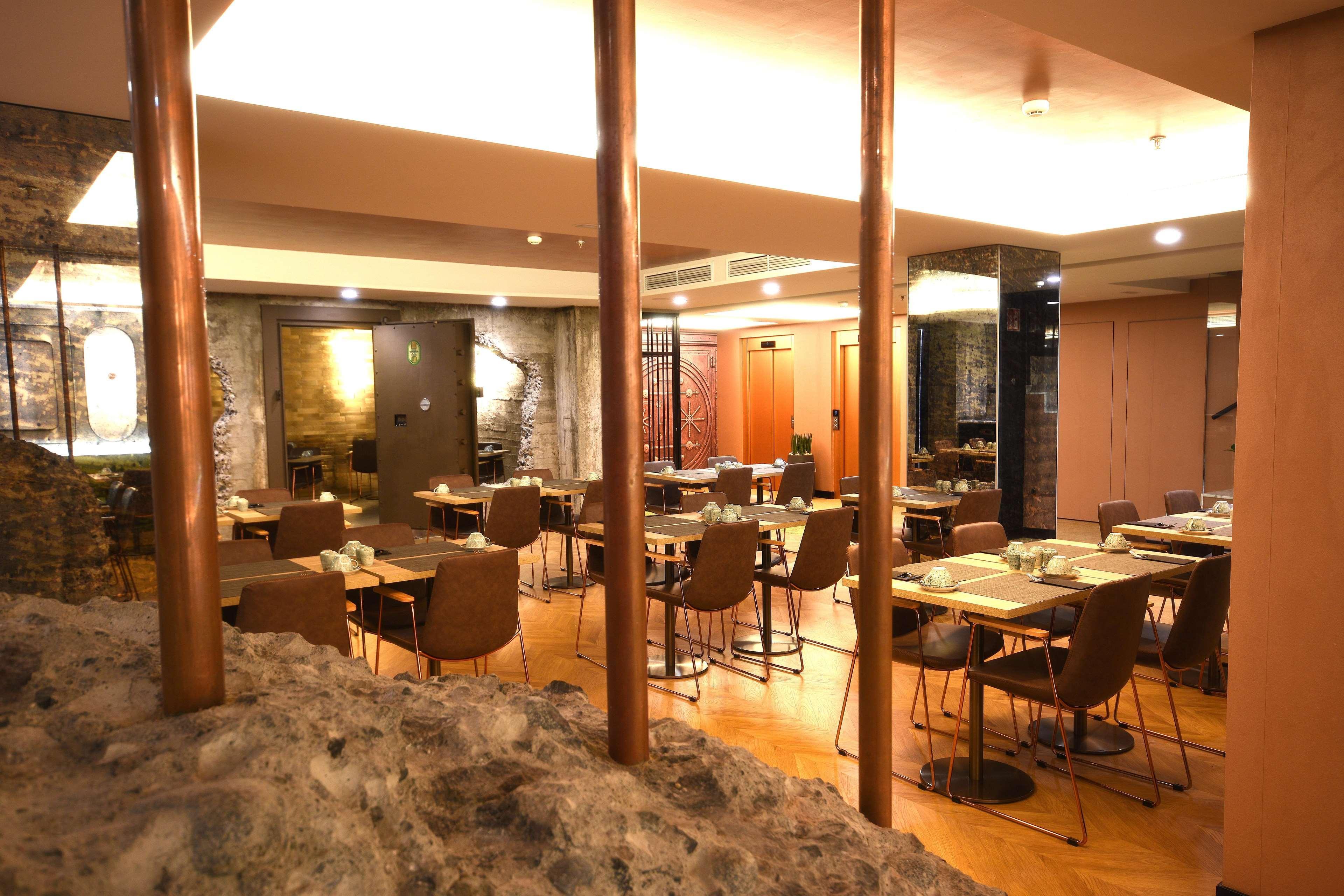 Restaurant Design Plus Bex Hotel