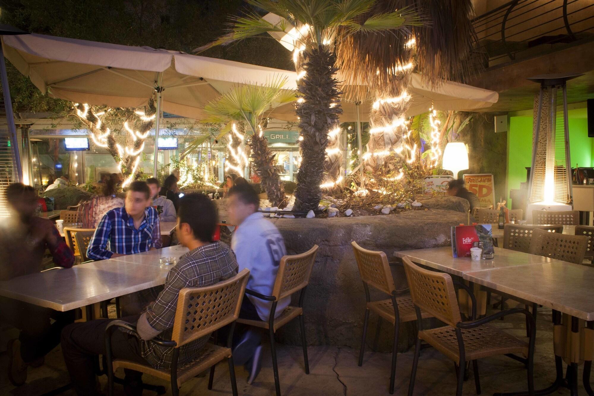 Bar/Salón Tropicana