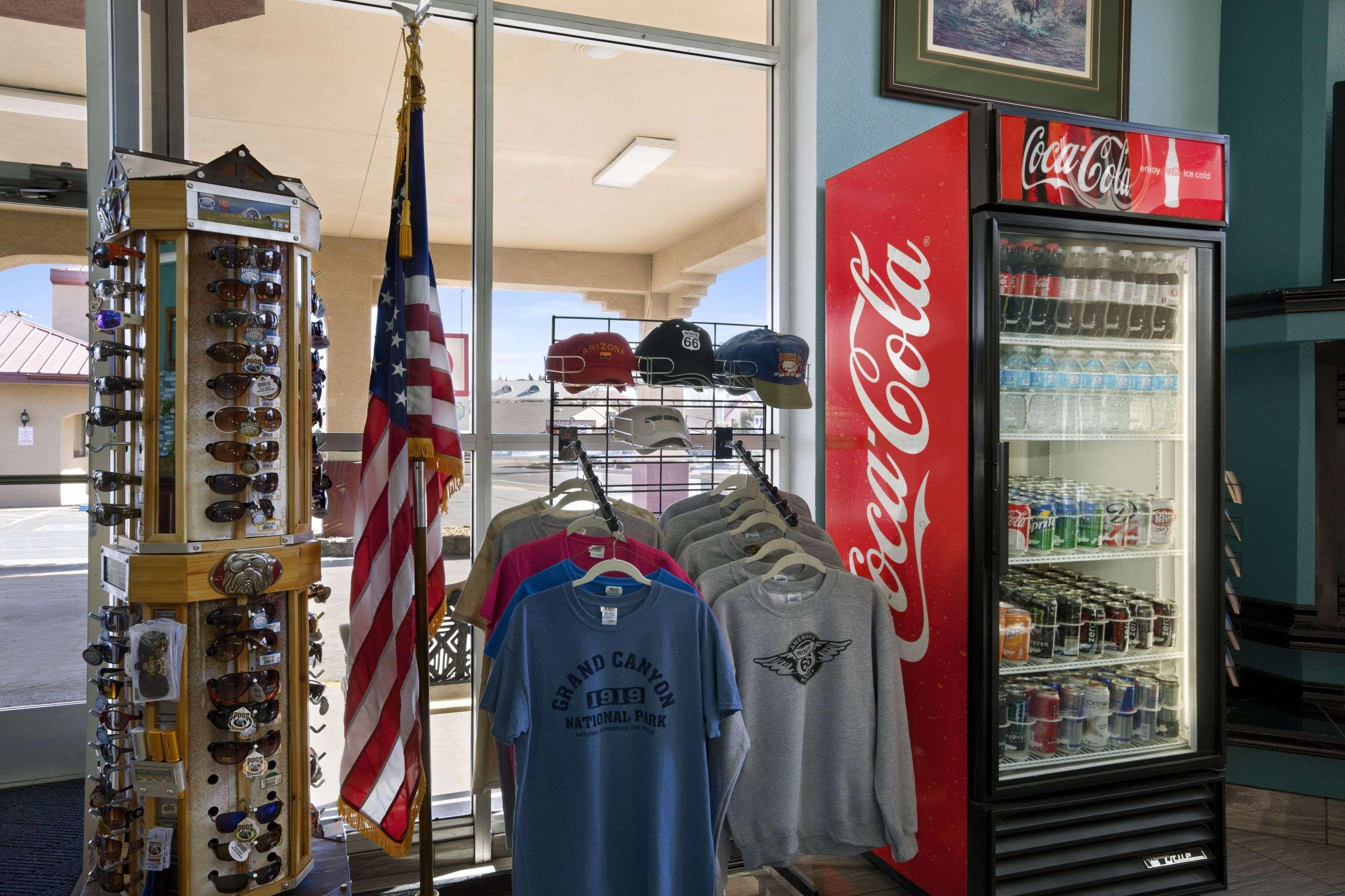 Vista Exterior Super 8 by Wyndham Conference Center NAU/Downtown