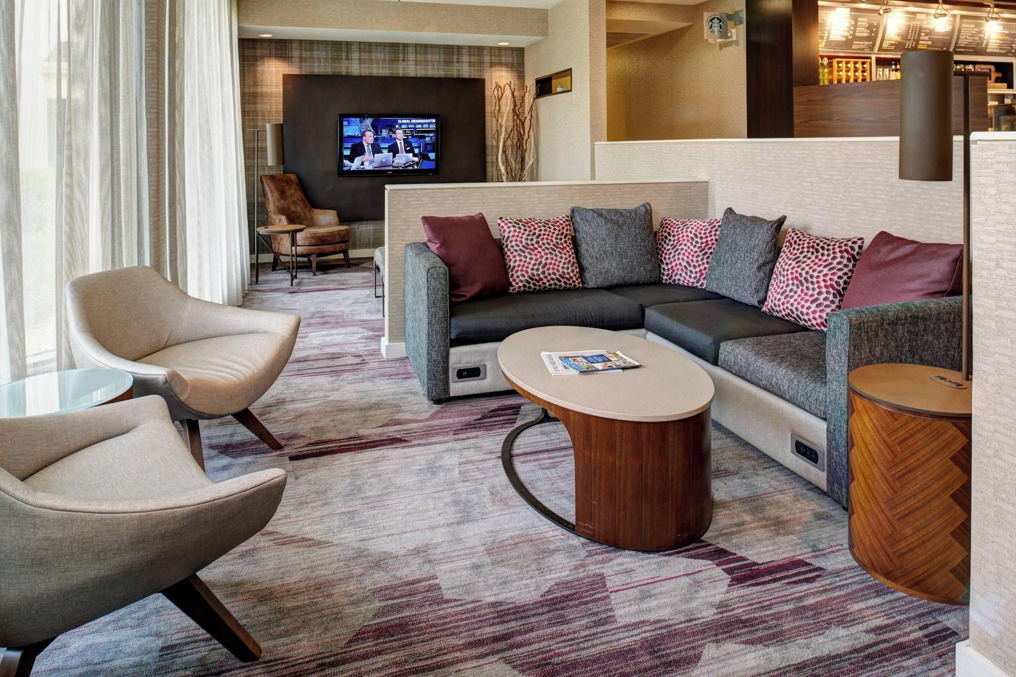 Vista Lobby Courtyard by Marriott Chicago Oakbrook Terrace