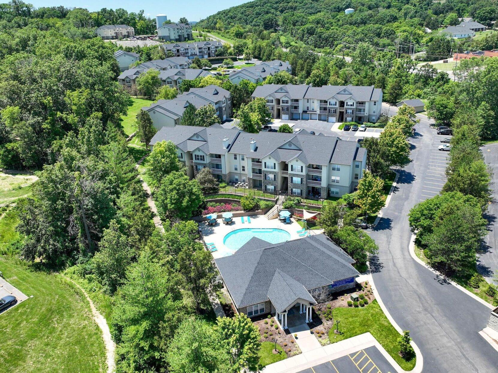 Vista Exterior Landing Apartments - Eureka