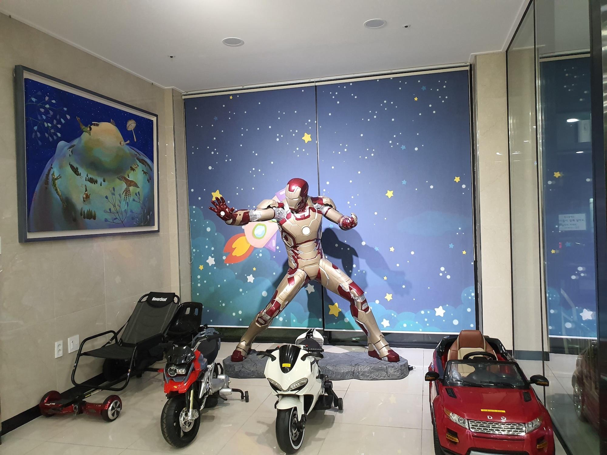 Vista Lobby Blue Whale Resort