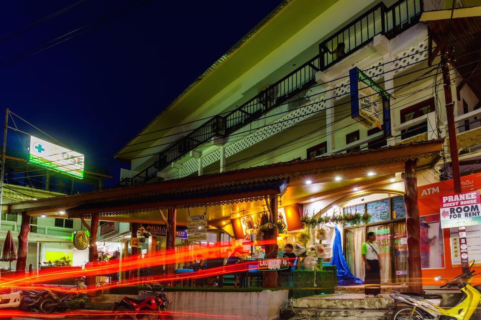 Vista Exterior Pranee Guesthouse