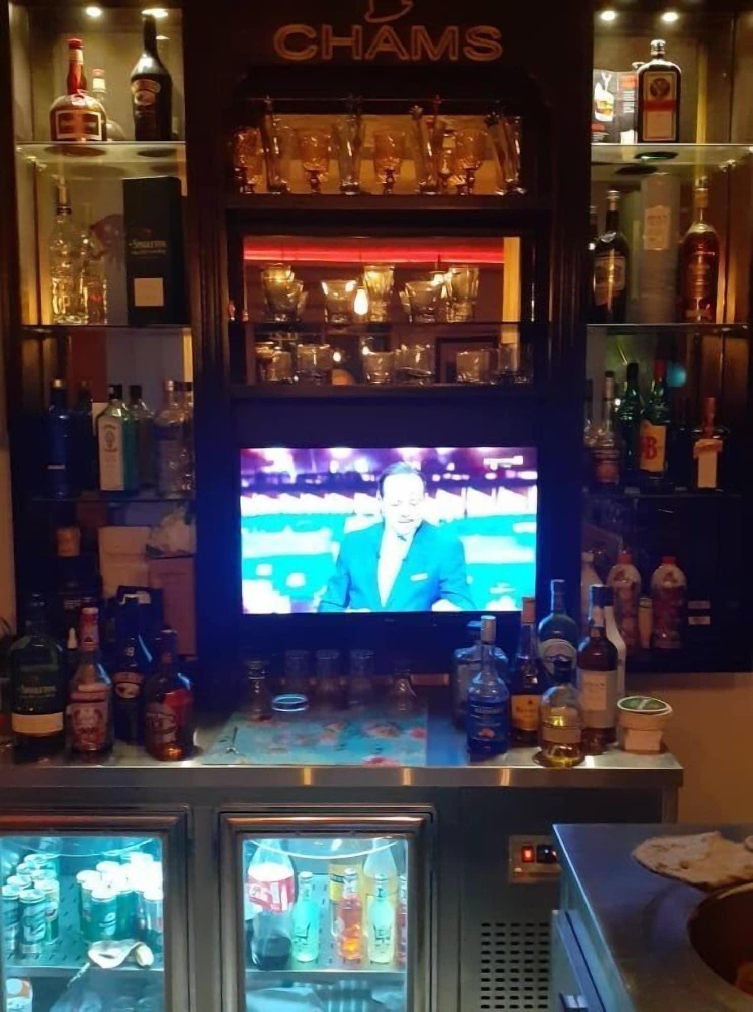 Bar/Salón The Chedy Home