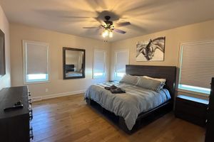 Alquiler Vacacional - Newly built luxurious 4 bedroom house walk to Downtown/Track/SPAC.