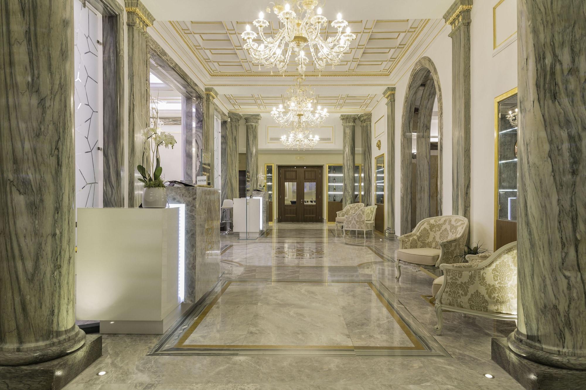 Vista Lobby Aleph Rome Hotel Curio Collection by Hilton