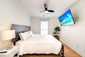 Alquiler Vacacional - 1714 Fairview 1KING/1BA Top Apt Duplex Pets Ok!
10 FURNISED APARTMENTS ON-SITE.