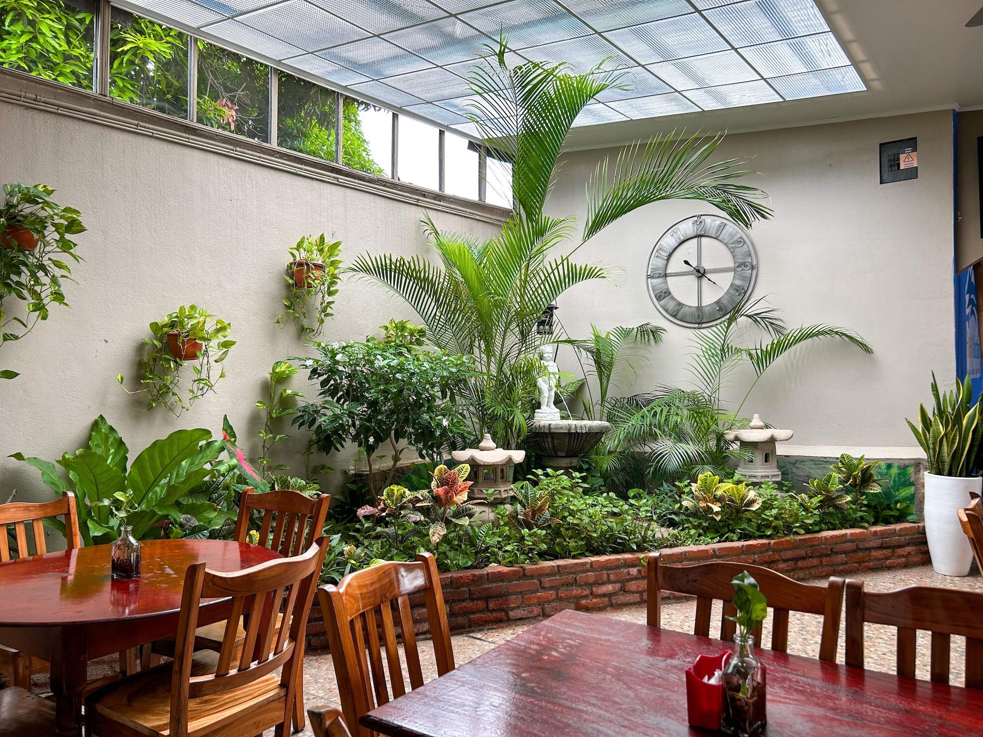 Restaurant Hotel Xolotlán - Hostel
