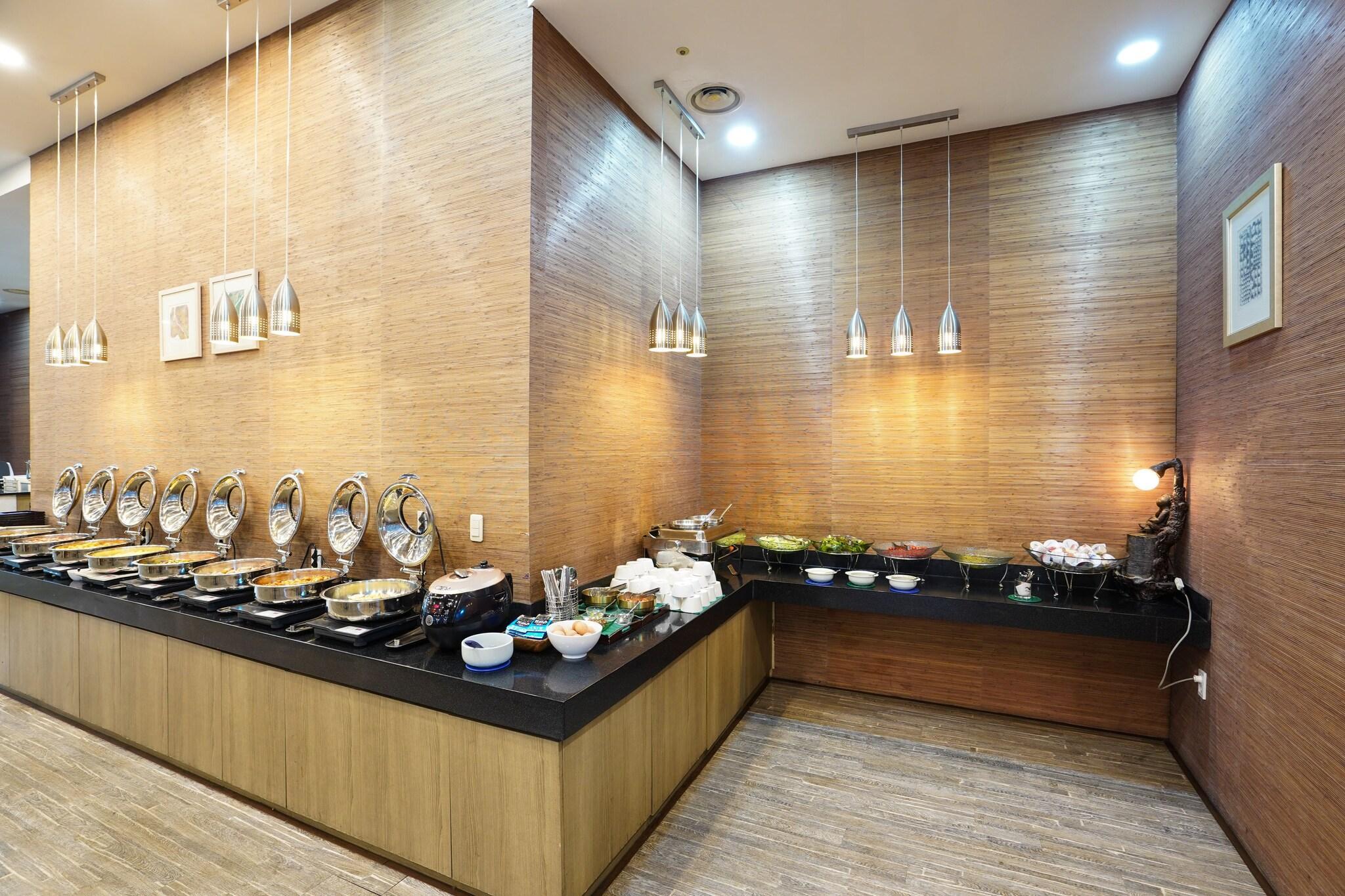 Restaurant Gumi Century Hotel