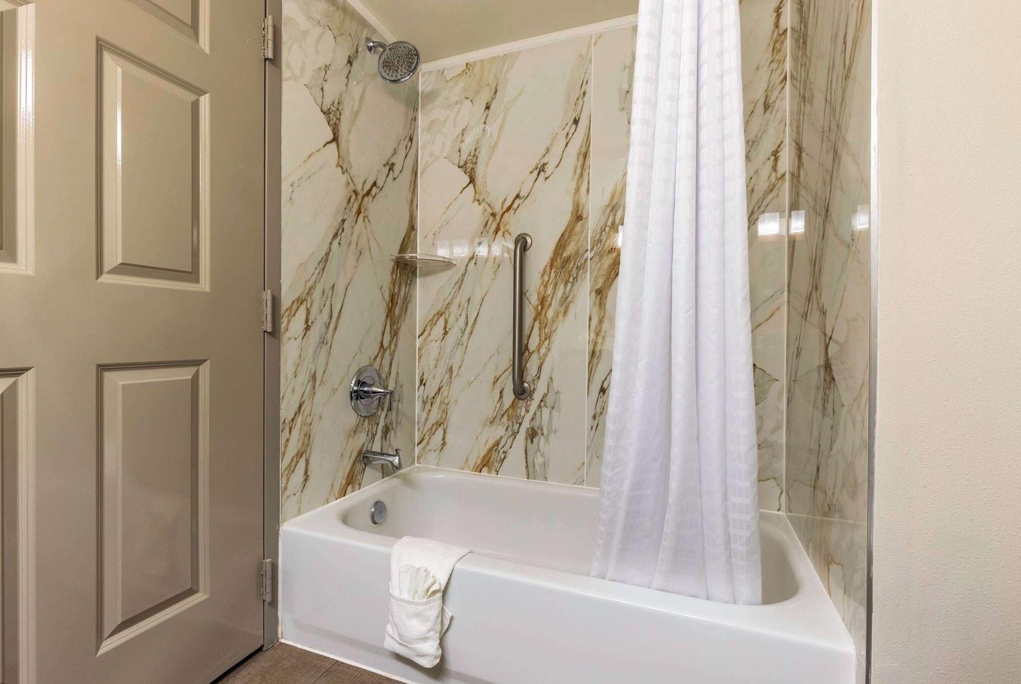 Equipamiento de Habitación Wingate by Wyndham Lafayette Airport