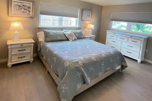 Casas - New 40 ft heated saltwater pool, blocks to the beach!